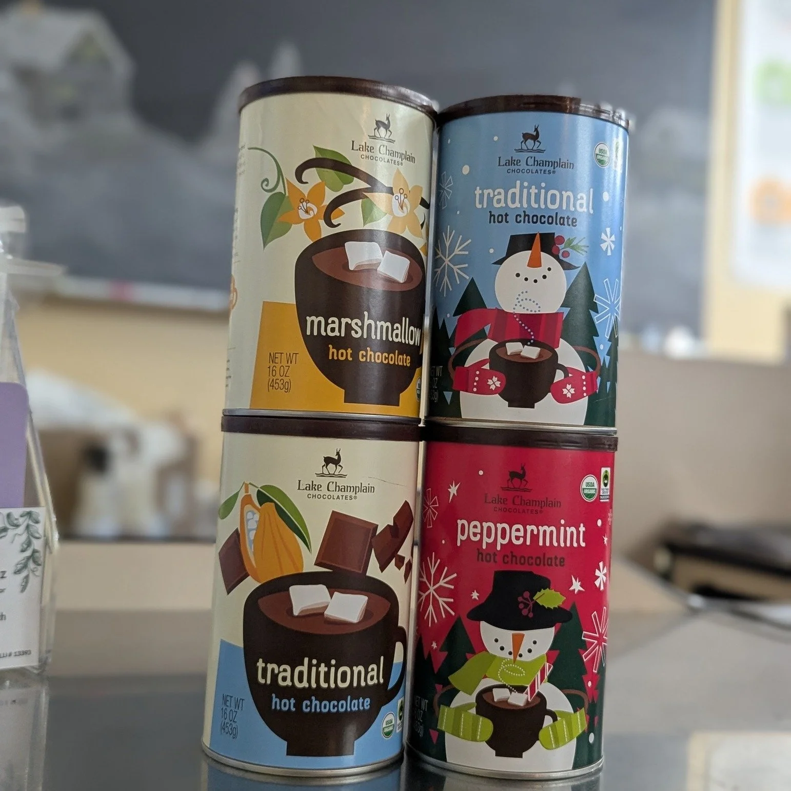 What is your cold weather go-to?
🍫 Hot Chocolate
🍵 Hot Tea

Either of these would make a WONDERFUL stocking stuffer!

#potsdam_food_coop #Hot_Chocolate #Tea #Seasonal_Flavors #Shop_small_Business