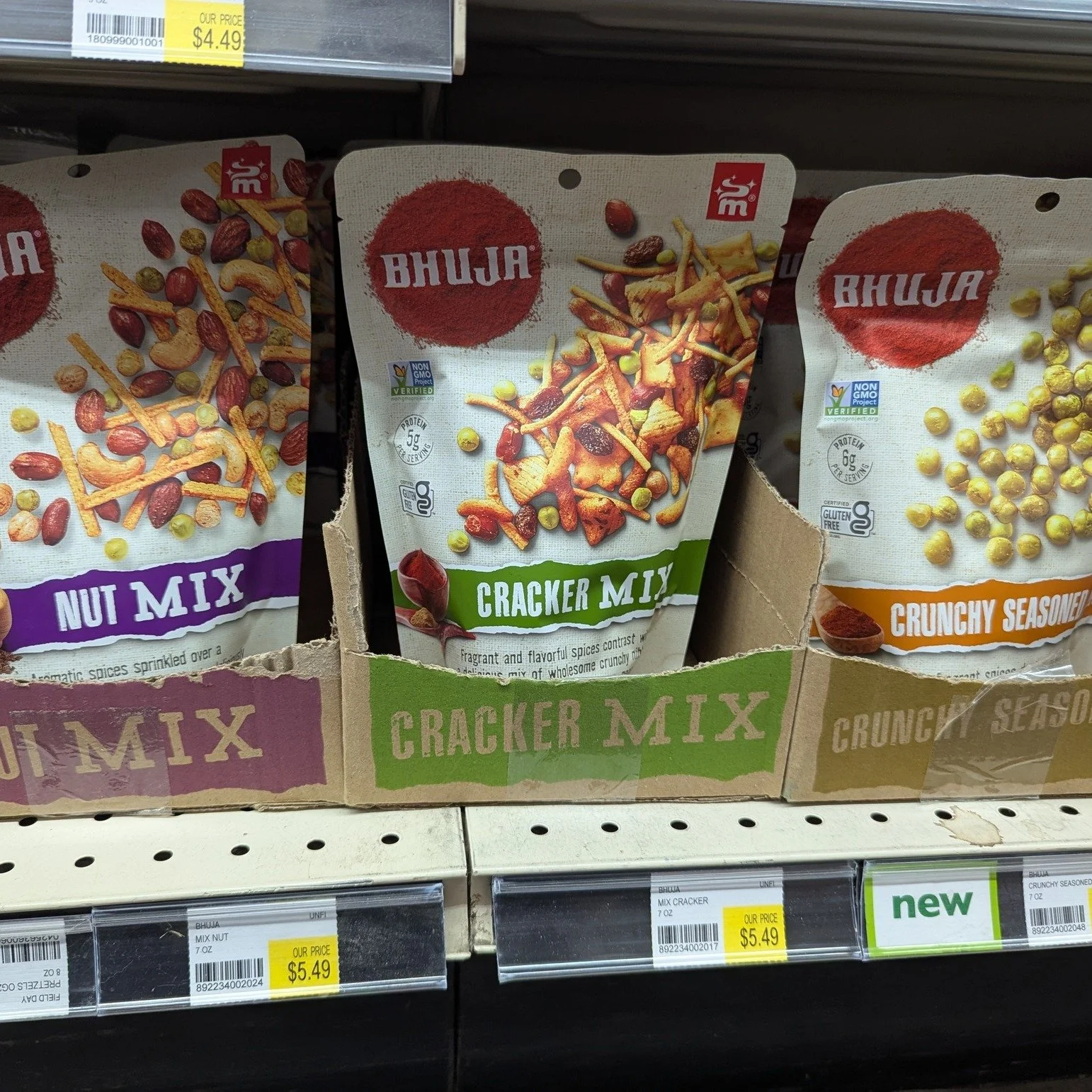 The Big Game is next Sunday! 🏈 Who are you cheering for?
Stock up on all your favorite snacks to enjoy yourself or to share with others 🥳

#Potsdam_Food_Coop #Snacks #Game_Day #Stock_Up