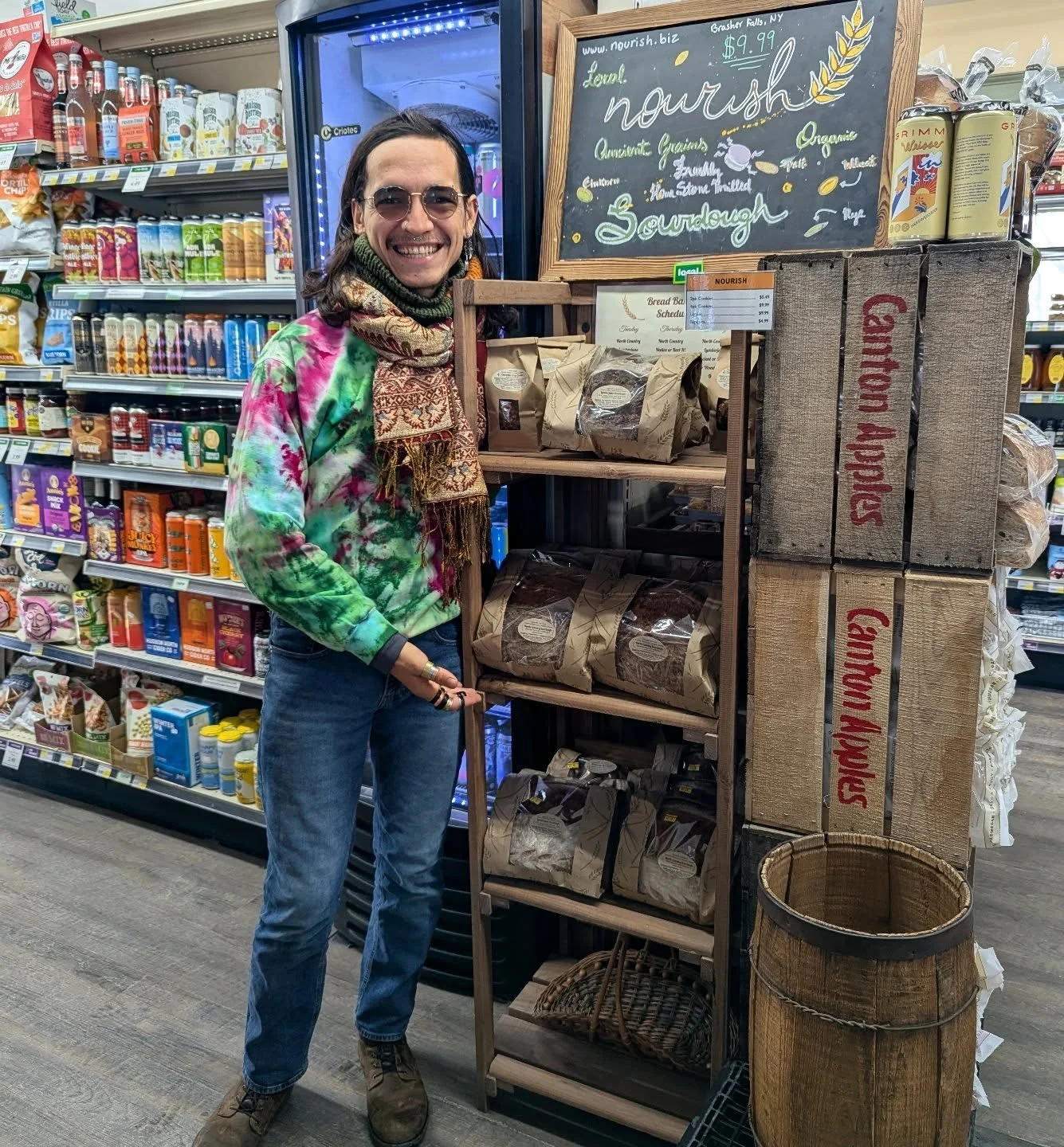 Look who delivered the Nourish bread today!! A rare @douglas.callegario sighting ✨. Come grab your favorites!! 

🍪 Chocolate Chip Cookies 
🍞 Lumberjane Sourdough 
🍞 North Country Sourdough 

Plus some Italian and rye bagels from Tuesday's delivery