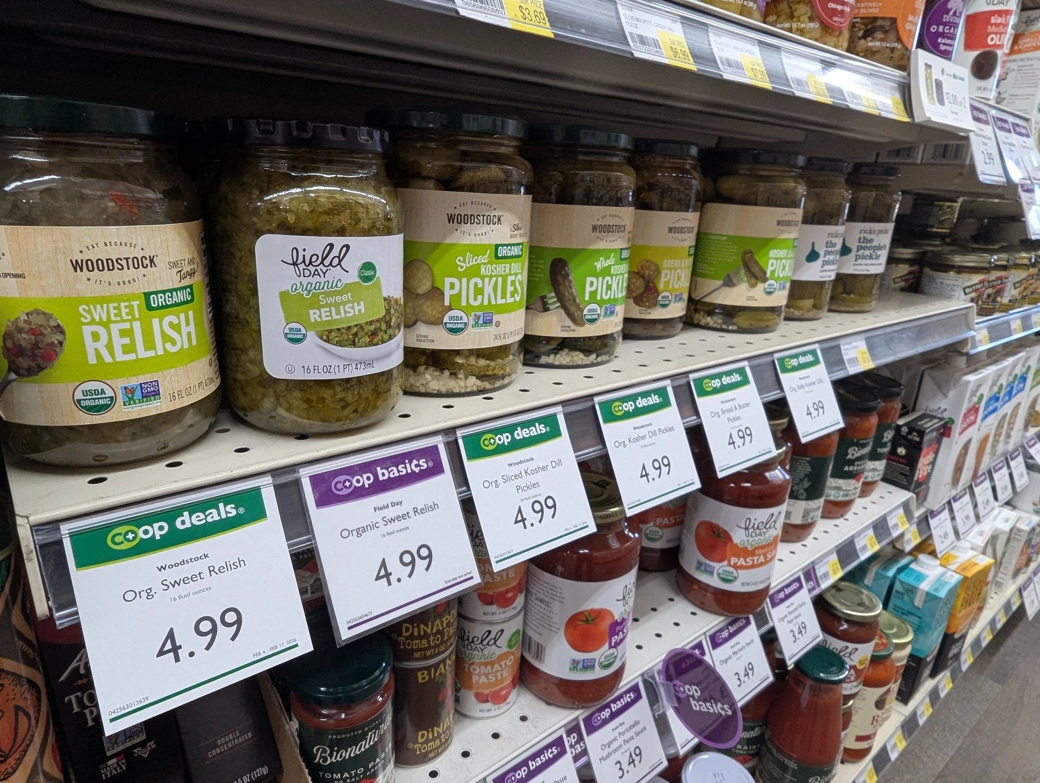 Check out all the goodies on this round of Co+op Deals! Stock up on everything you need for tomorrow's game!

🔗 Download the app to see more items on sale.
*Note we do not carry every item listed

#Potsdam_Food_Coop #Coop_Deals #On_Sale #Football_Su