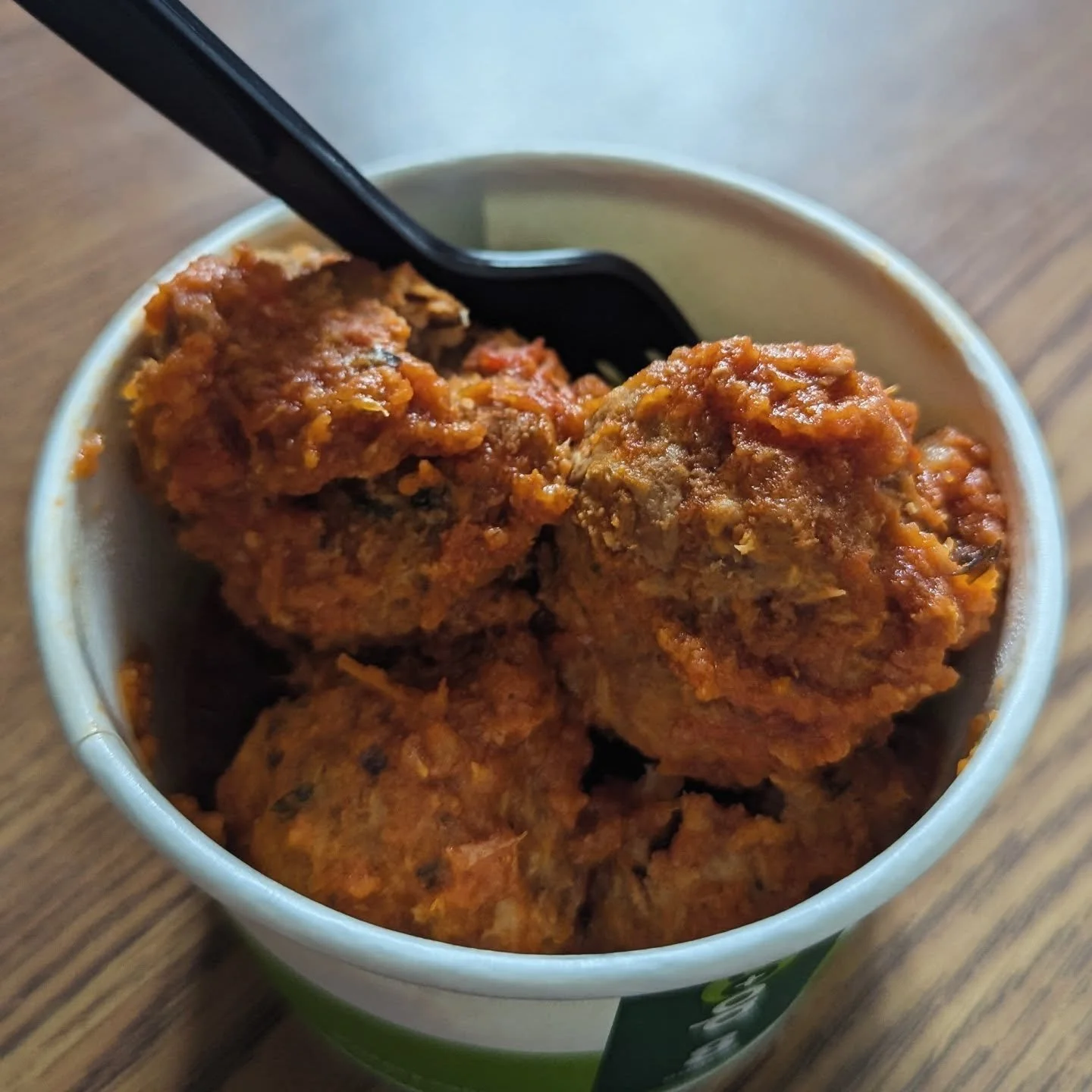 NEW HOME MADE MEATBALLS available today!!! 🤤 Come grab some, or try the Spinach Broccoli Alfredo!

#potsdam_food_coop #deli #lunch