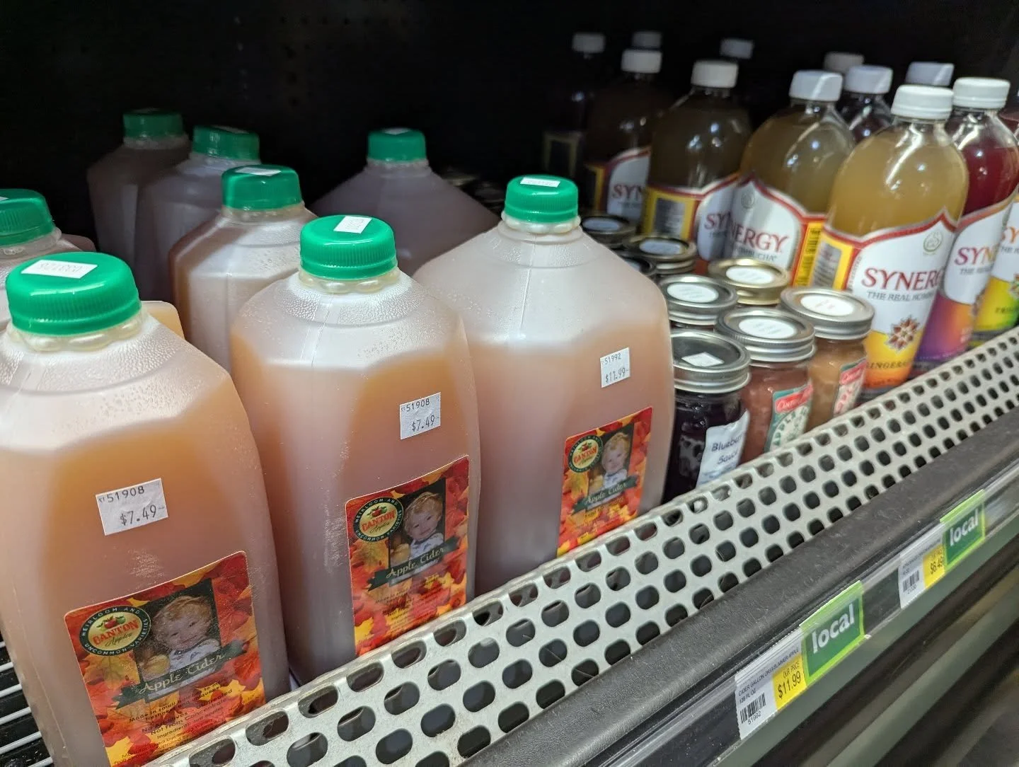 Locally Made &amp; Freshly Restocked! 🍎 
Grab yourself some cider, applesauce, blueberry sauce, and apple chips from the one and only @cantonapples !

#potsdam_food_coop #apple_cider #blueberry_sauce #locally_made #Support_local_Business