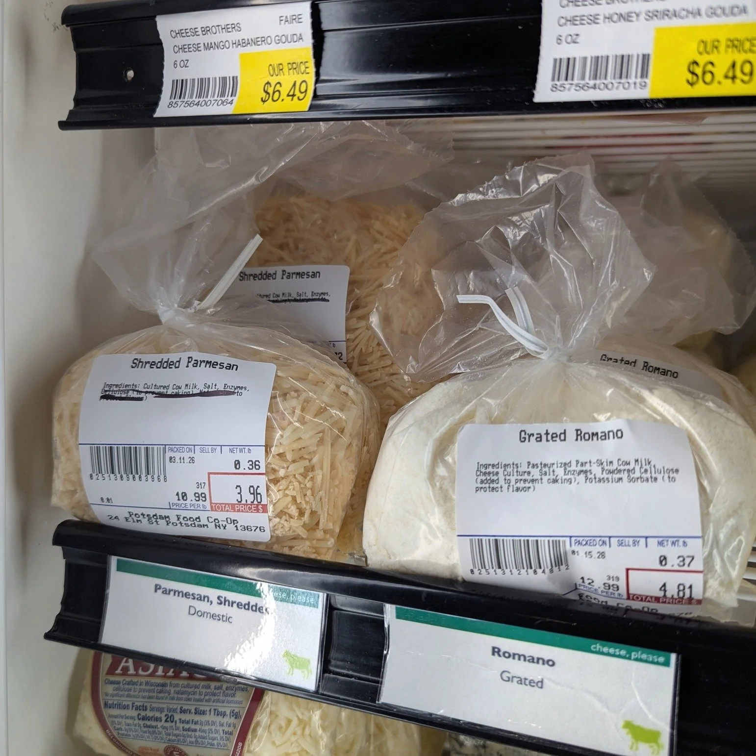 Co-op Packed RESTOCK alert!
🧀 Shredded Parmesan - the type we had been getting is no longer available, but Jessie found us a replacement that we believe is better quality! Don't be shocked by the orange coloring, it's delicious!
🧀 Grated Romano 
🧀