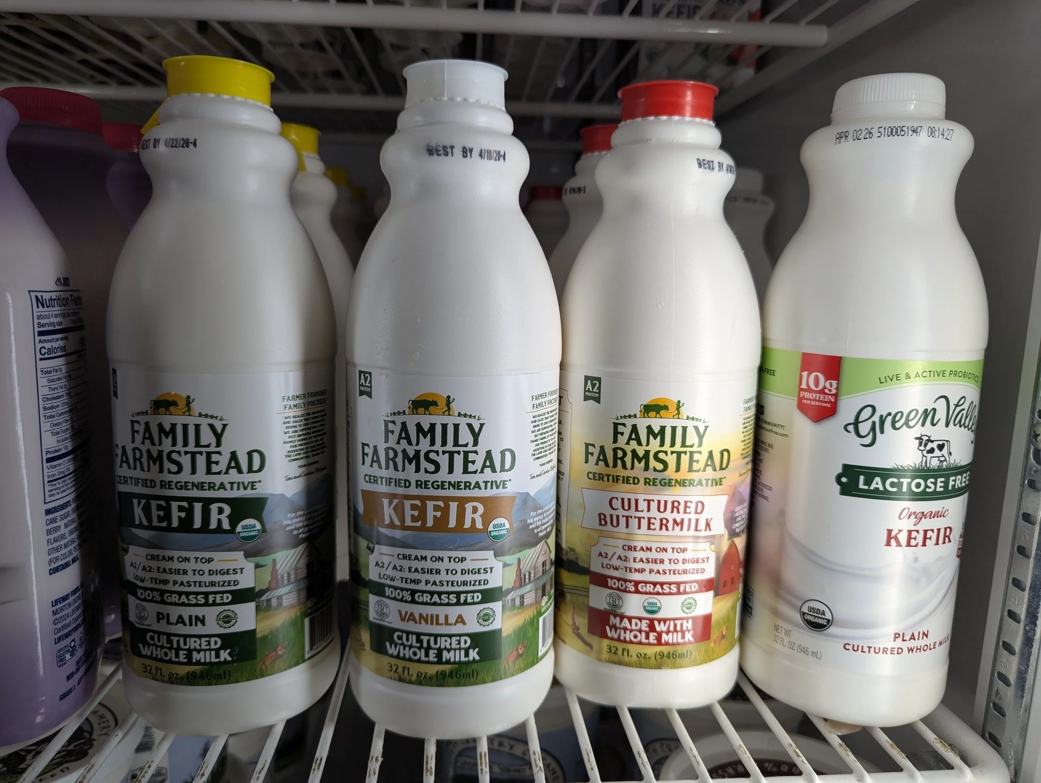 What Is Kefir? 🥛

Kefir is a fermented, drinkable dairy product made by inoculating milk with "kefir grains," which are cultures of yeast and lactic acid bacteria. Similar to a tart, thin yogurt, it is a potent probiotic source rich in nut