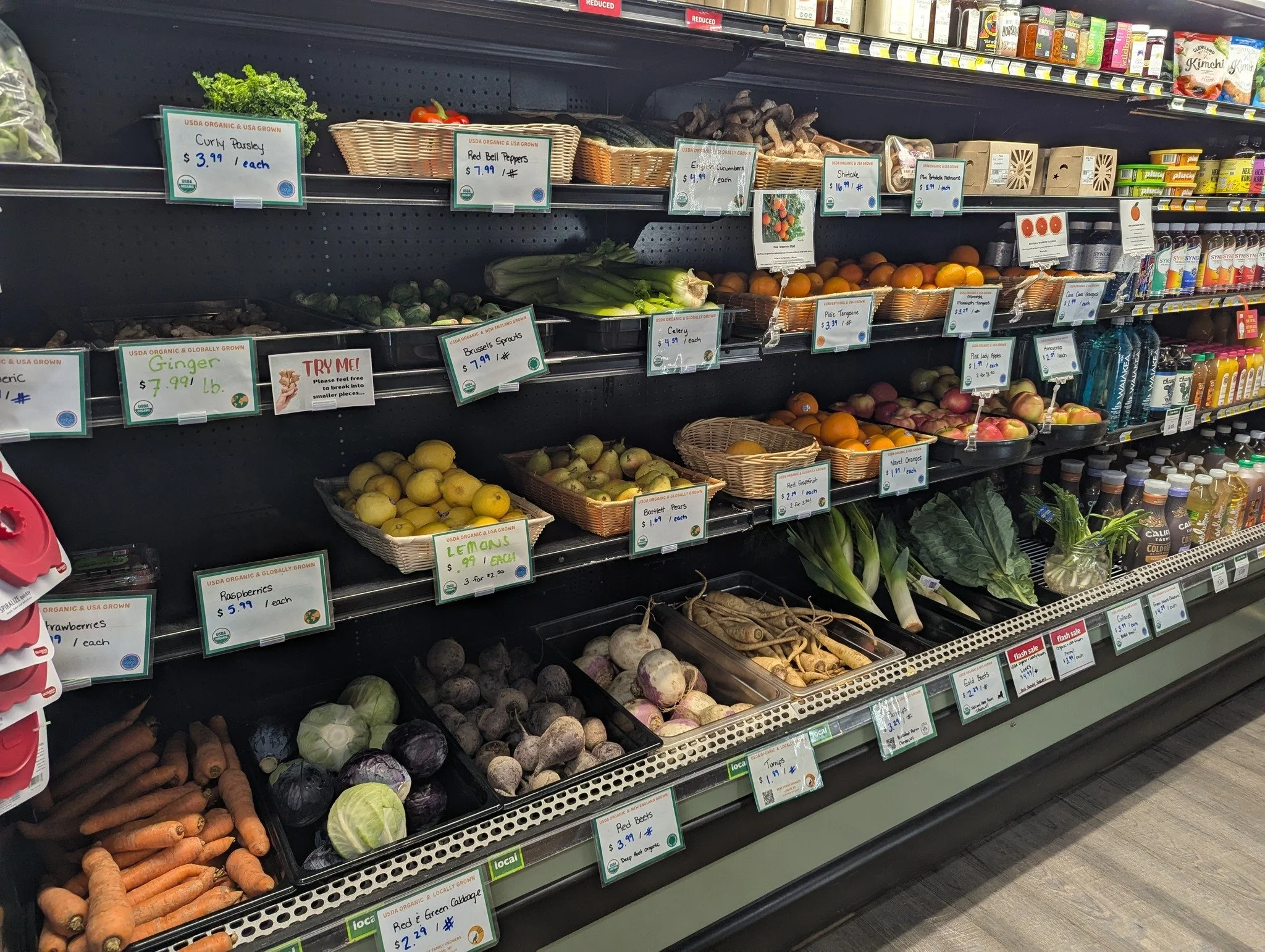 From local favorites to classic ingredients, we have a plethora of options here in the produce department!
⚡ What produce do you keep as staples in your kitchen?

#Potsdam_Food_Coop #Produce #Support_Local_Farmers