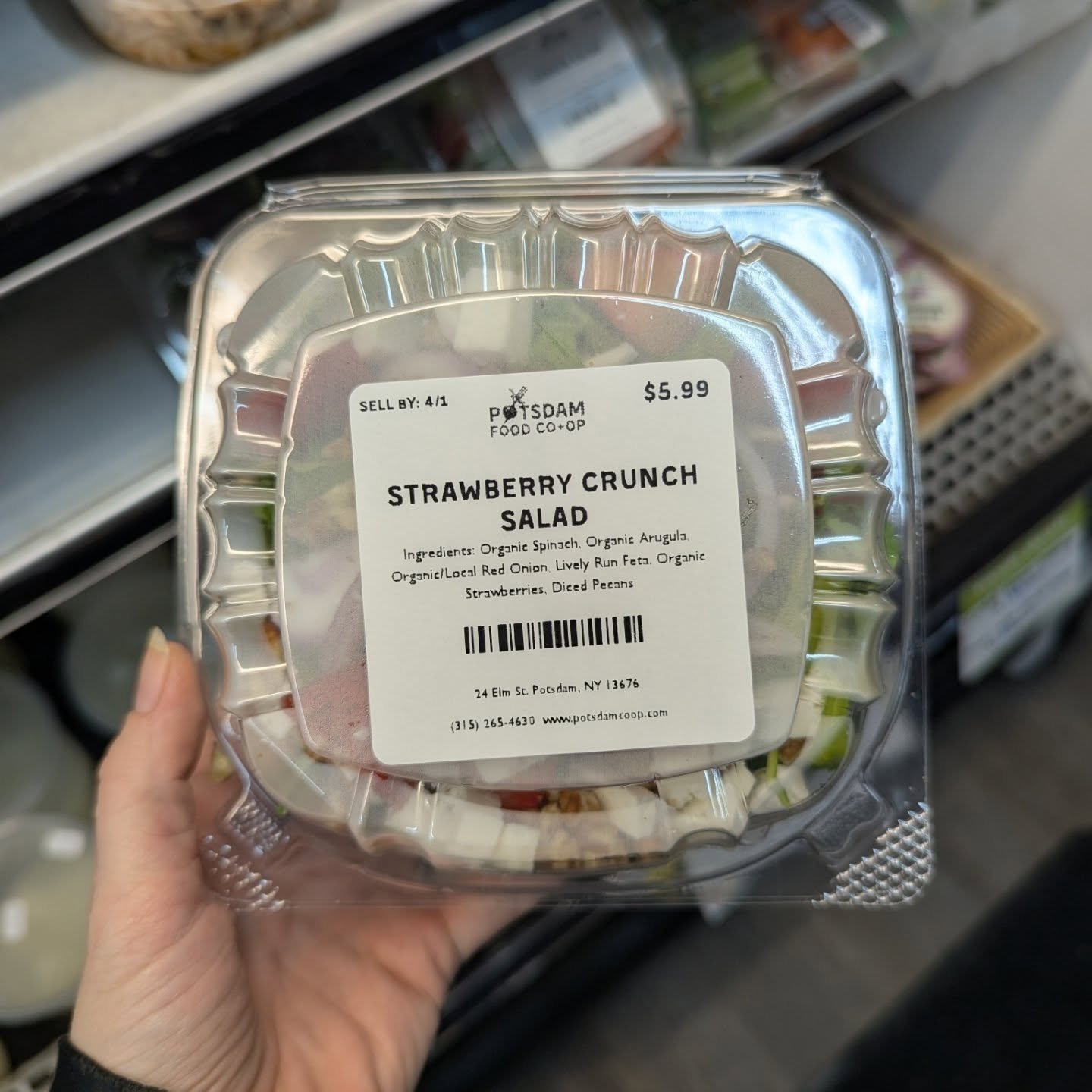 New strawberry crunch salad from our produce manager is available! Come through and grab something for lunch today 🥳

#potsdam_food_coop #lunch #salad #soup #sandwhich