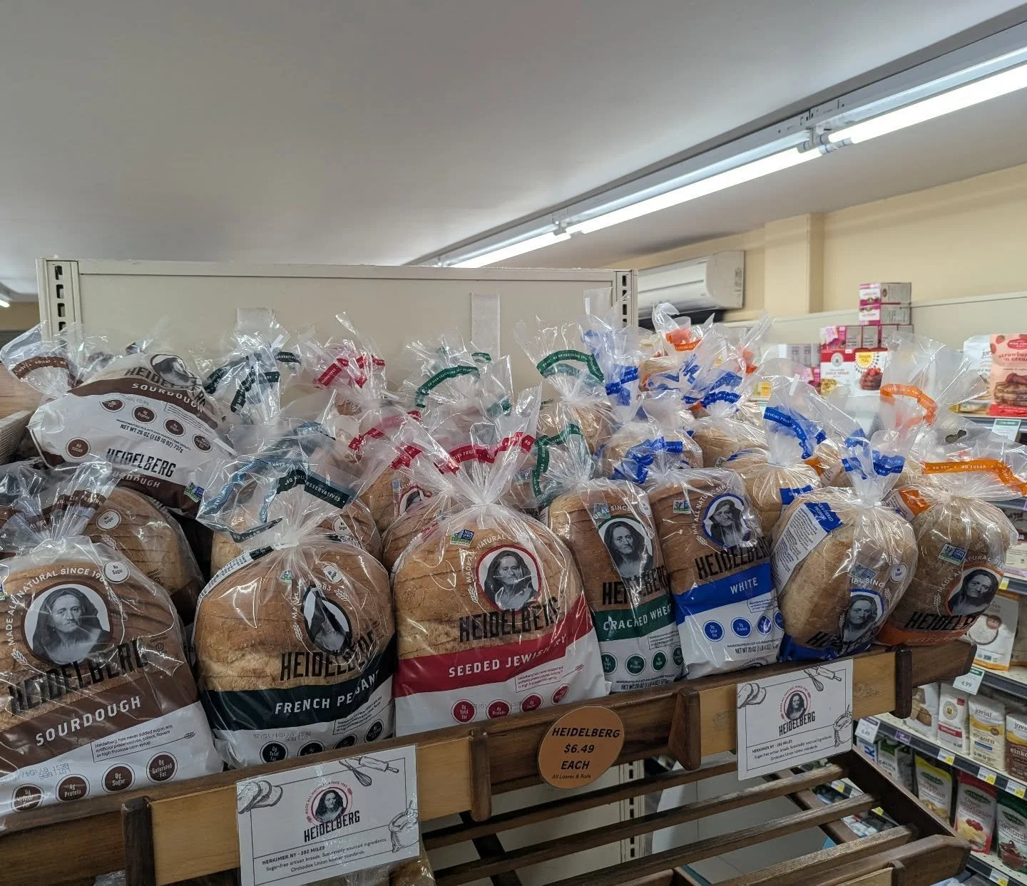 Our weekly restock of Heidelberg has arrived! 

Did you know? 
⚡ You can freeze Heidelberg and toast it from frozen and it holds up perfectly! This practice also makes it last longer. Try it out 🤩

#potsdam_food_coop #heidelberg_bread #shop_small_bu