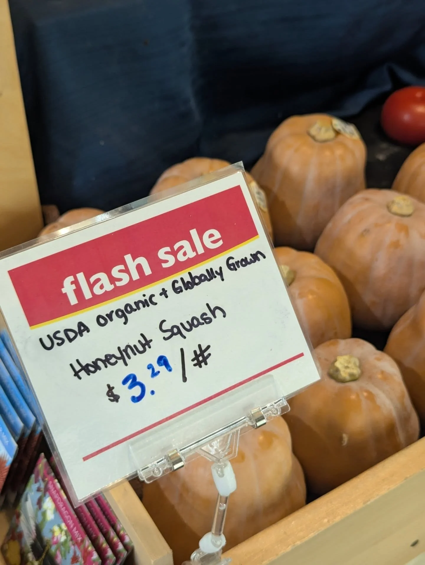Looking for a deal? Grab select produce on Flash Sale now! 

#potsdam_food_coop #flash_sale #fresh_produce