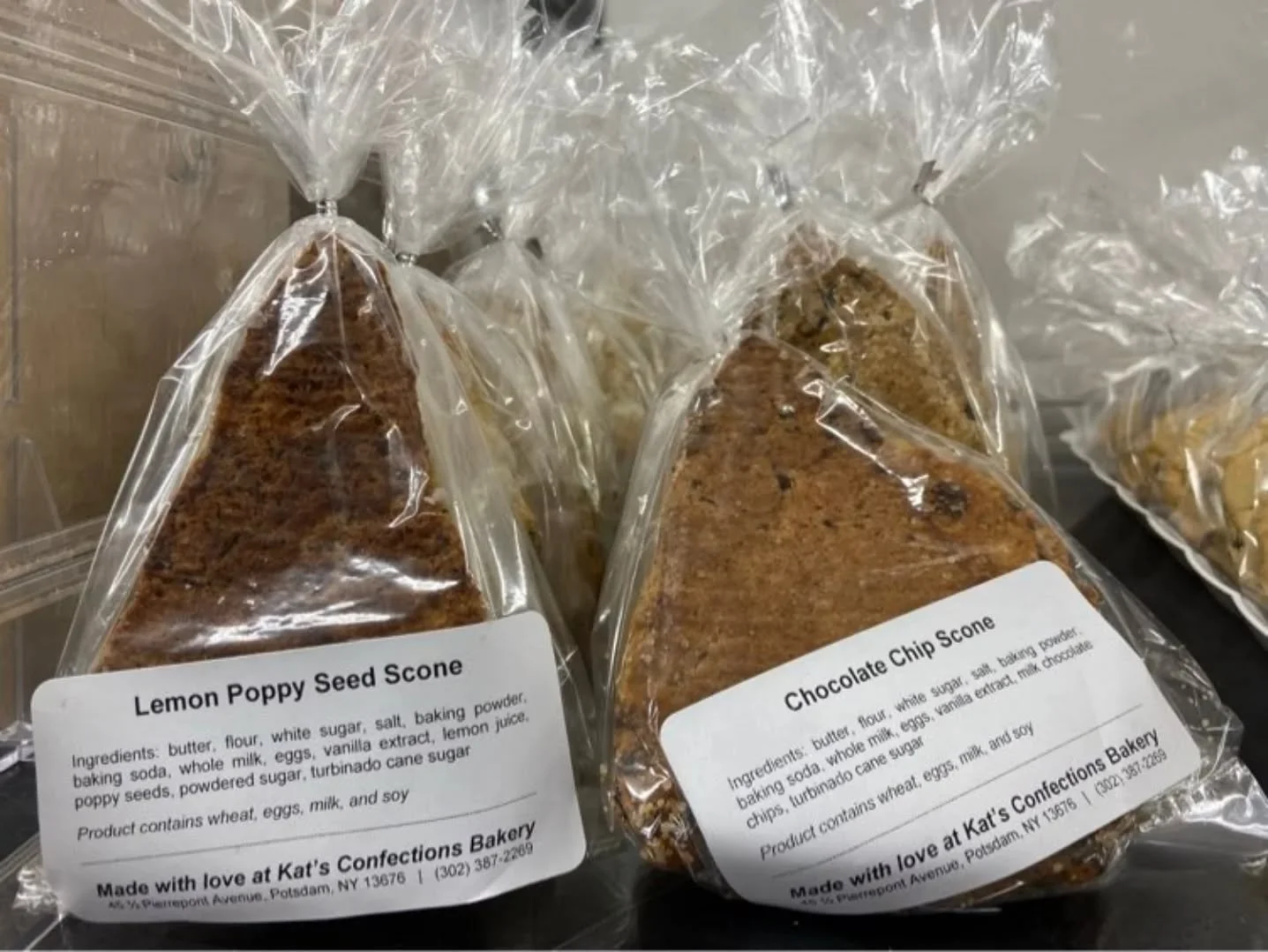 Scones &amp; Cookies from local baker @kats_confections_ !

#potsdam_food_coop #kats_confections #scones #cookies #locally_made