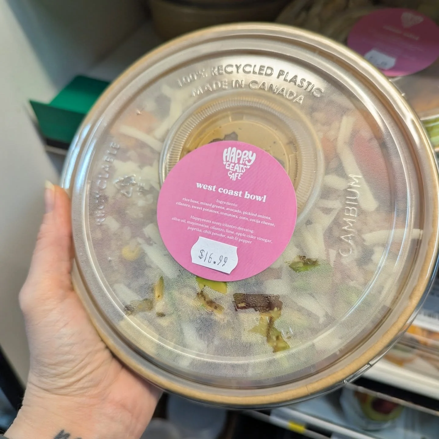 Tuesday is full of fresh deliveries and restocks!
⚡ Salads from @happyeeats
⚡ In house made wraps and sandwiches
⚡ Soup from Kettle Cuisine 
⚡ Chow Maine salads &amp; sides 

And so much more 🤩

#potsdam_food_coop #deli #salads