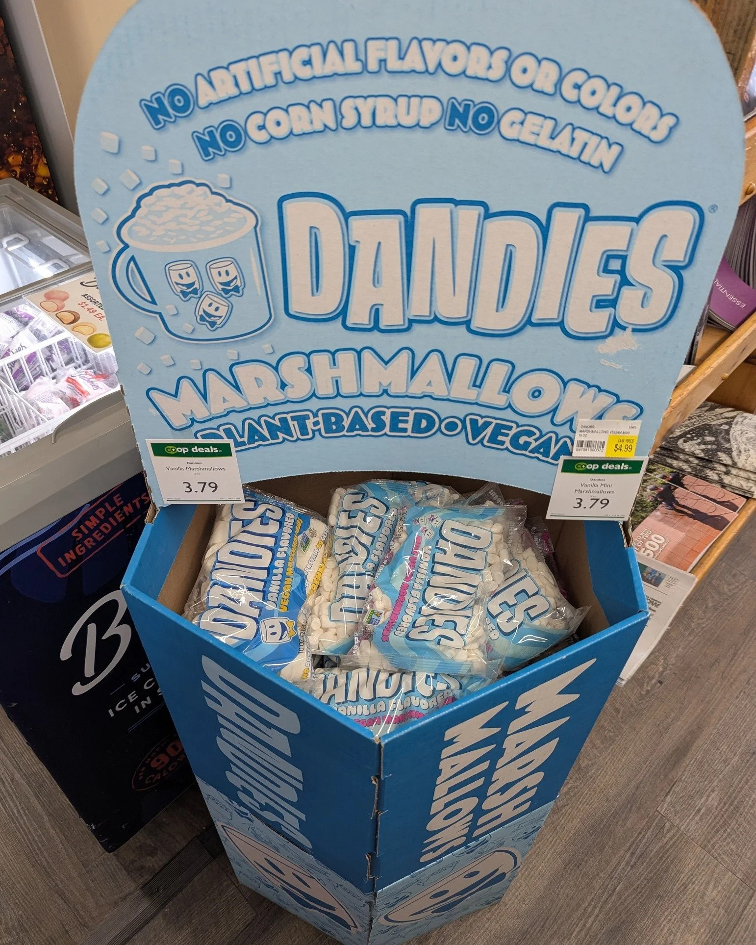 Dandies Marshmallows are on Co+op Deals!! Come grab a bag (or five?!) in regular sized or mini!! ☝⚪

#Potsdam_Food_Coop #Dandies_Marshmallows #Plant_Based #Vegan
