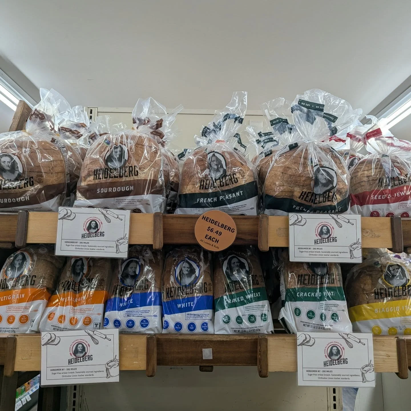 We're fully stocked on your favorite one and only Heidelberg bread! Come grab yours asap! 🍞 

#potsdam_food_coop #heidelberg_bread #shop_local
