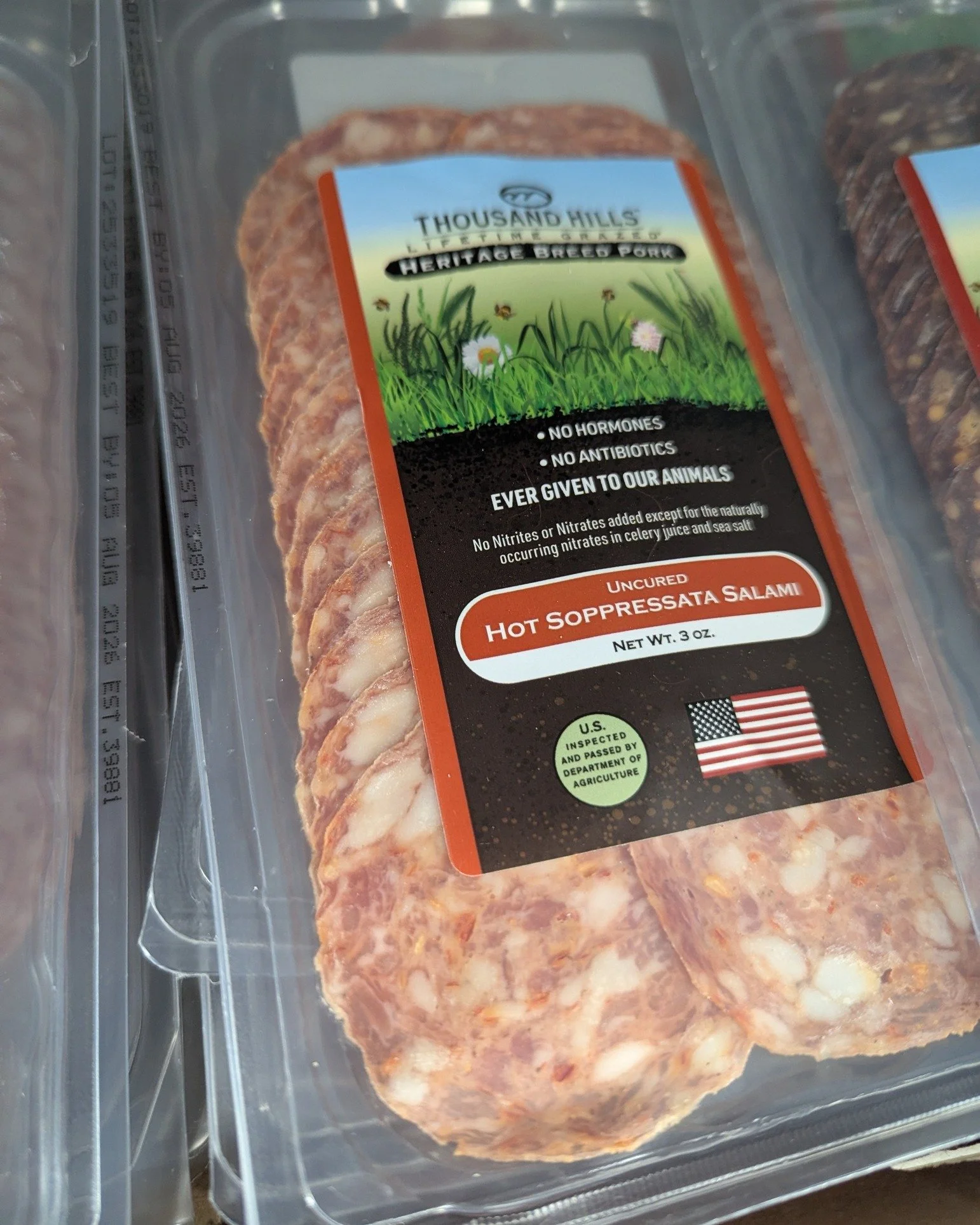 Have you tried salami from Thousand Hills yet? 😍
Crafted from 100% grass-fed and regeneratively raised beef or heritage breed pork, prioritizing both environmental sustainability and ethical animal welfare. Unlike conventional, mass-produced salami,