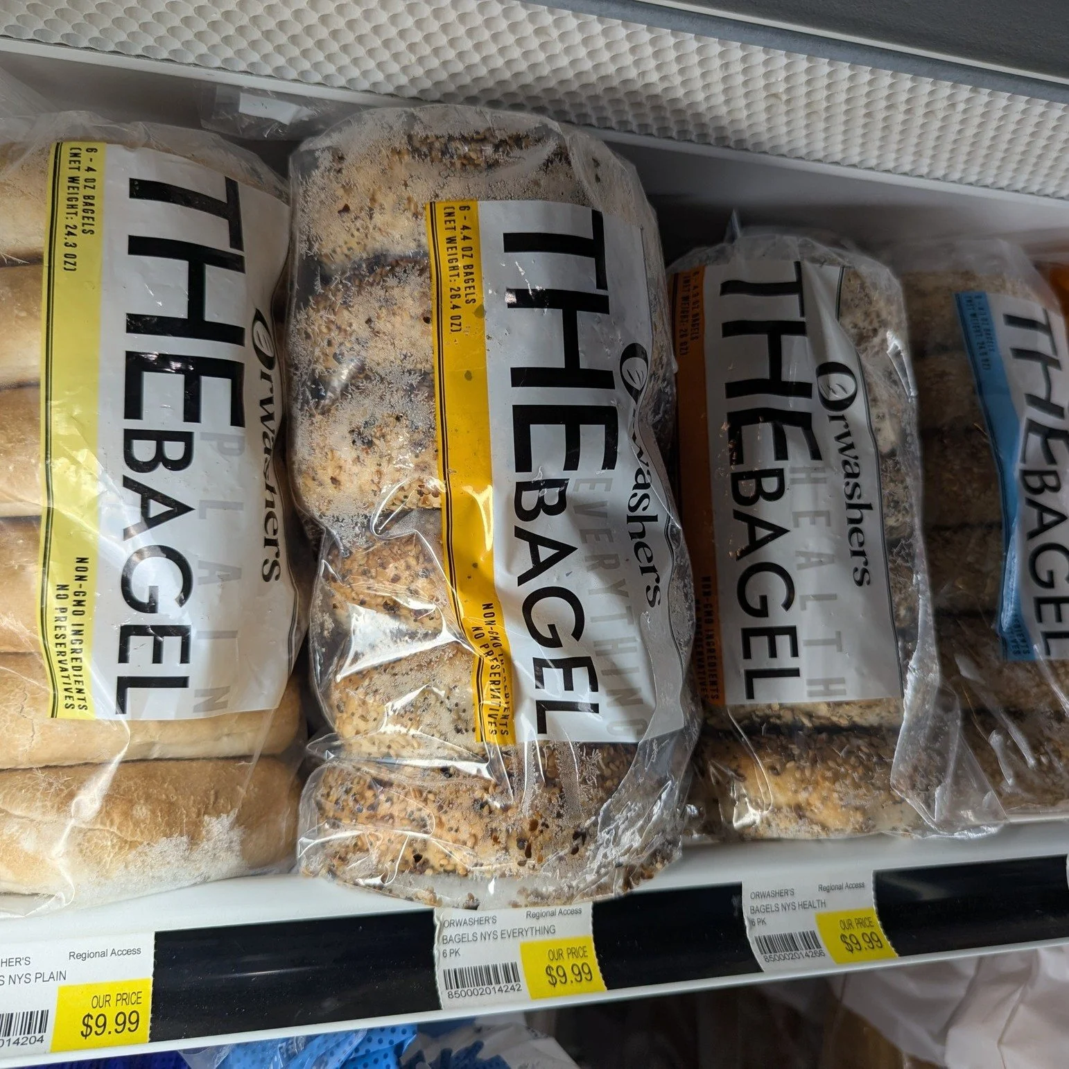 Orwashers Bakery, a New York City institution since 1916, is renowned for its bagels because they combine traditional old-school techniques with a sourdough starter. Have you tried any of these varities?

#Potsdam_Food_Coop #Orwashers_Bagels #NYC_Bag