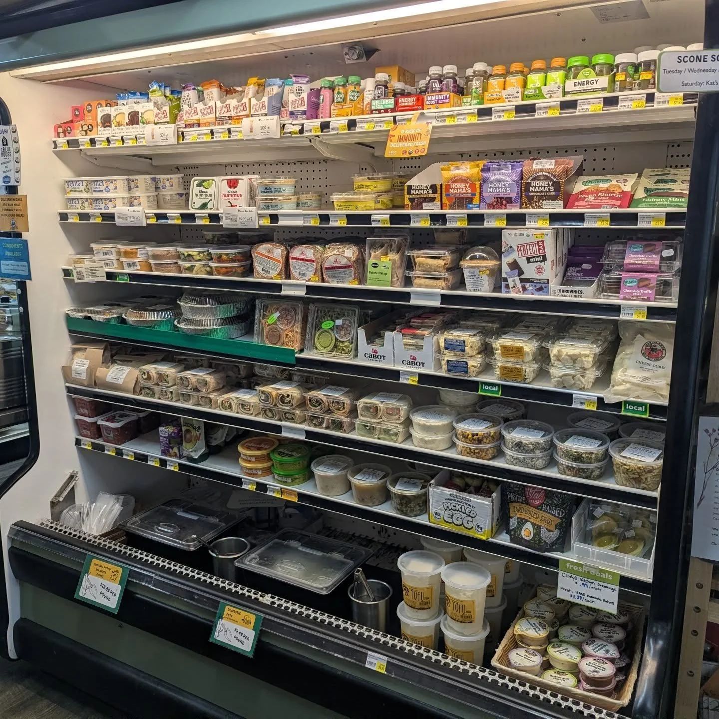 The deli case is PACKED! Sushi from The Blue House should be here soon 😉

#potsdam_food_coop #lunch #shop_local #support_local_business