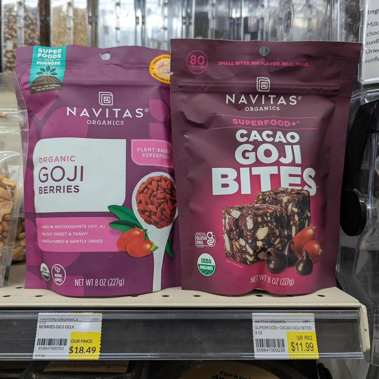 Have you tried Navitas Goji Snacks?!
🔴 Navitas Goji Berries are premium, nutrient-dense, and ethically sourced from the Ningxia Province in China. They are recognized for their high antioxidant levels&mdash;providing 140% daily value of Vitamin A pe