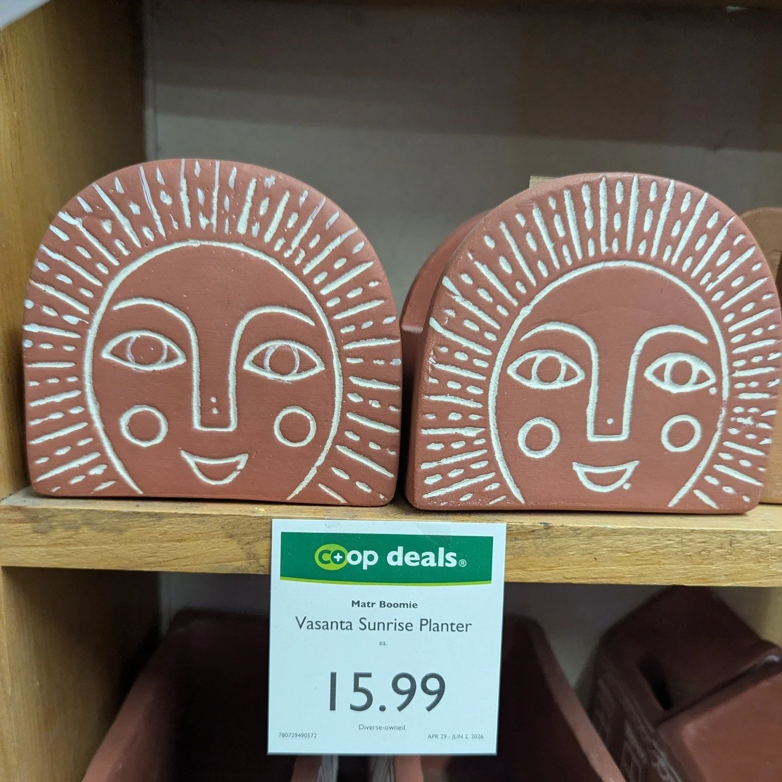 Your new plants need a cute little home (and you can take that literally, since we have little House planters!). Come in and grab one (of each 😉).

Matr Boomie planters are special because they are fair-trade, ethically handcrafted by artisans in In