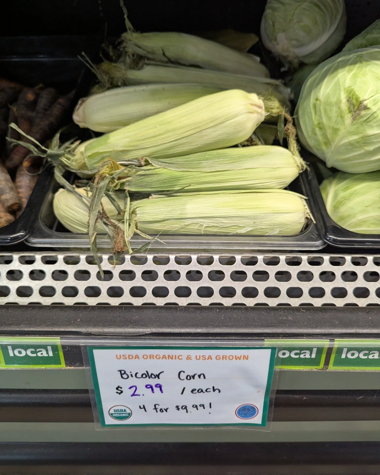 Bicolor Corn is now available 🌽 and we still have a few bags left of these Black Walnuts! Grab a delicata squash while you're at it 😀.

#Potsdam_food_coop #Corn #Walnuts #Shop_The_Coop