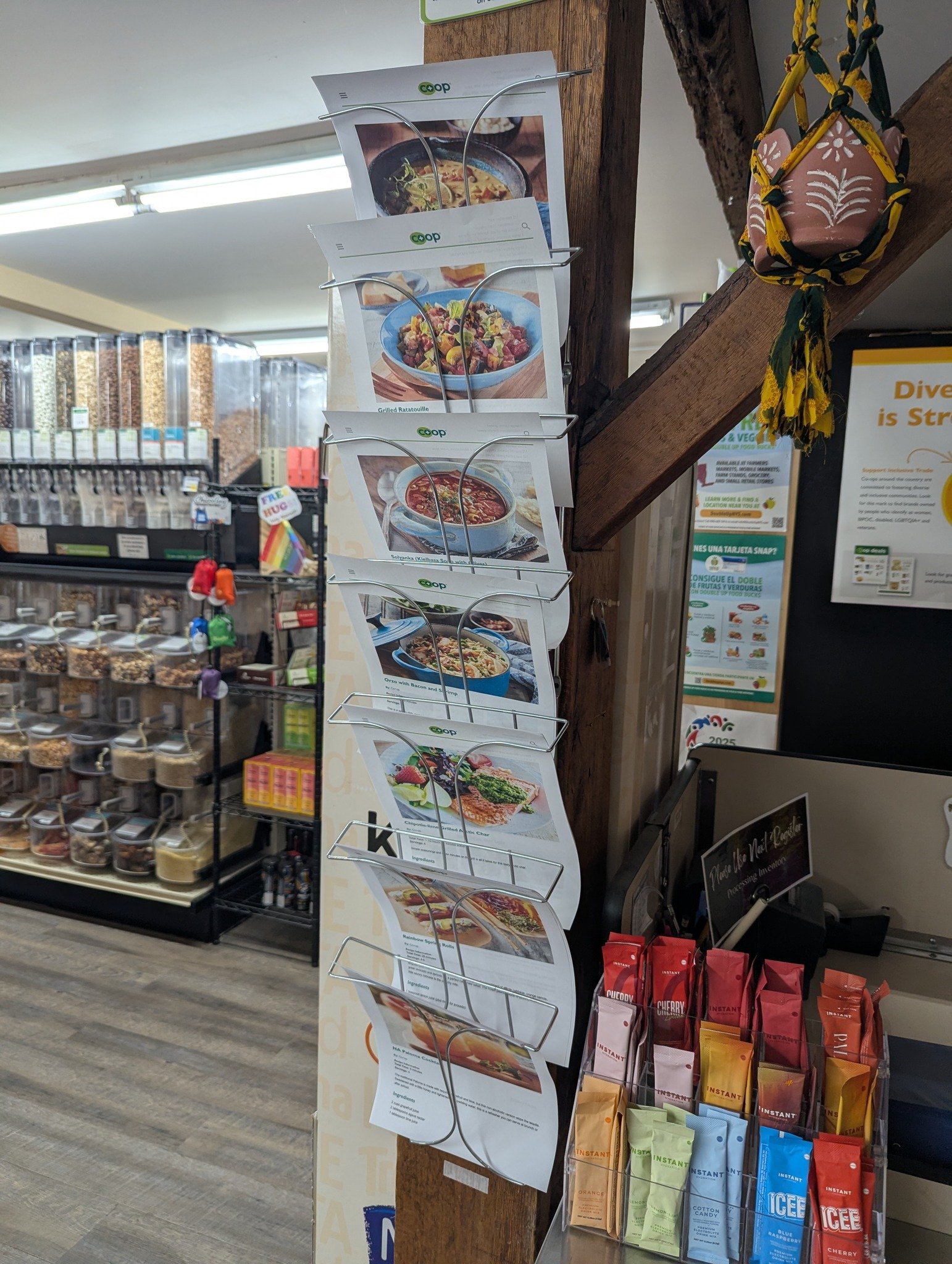 More recipes have been added to the tower! 😍 Have you grabbed one and made it yet? Let us know how it turned out!!

#Potsdam_Food_Coop #Recipes #Try_Something_New