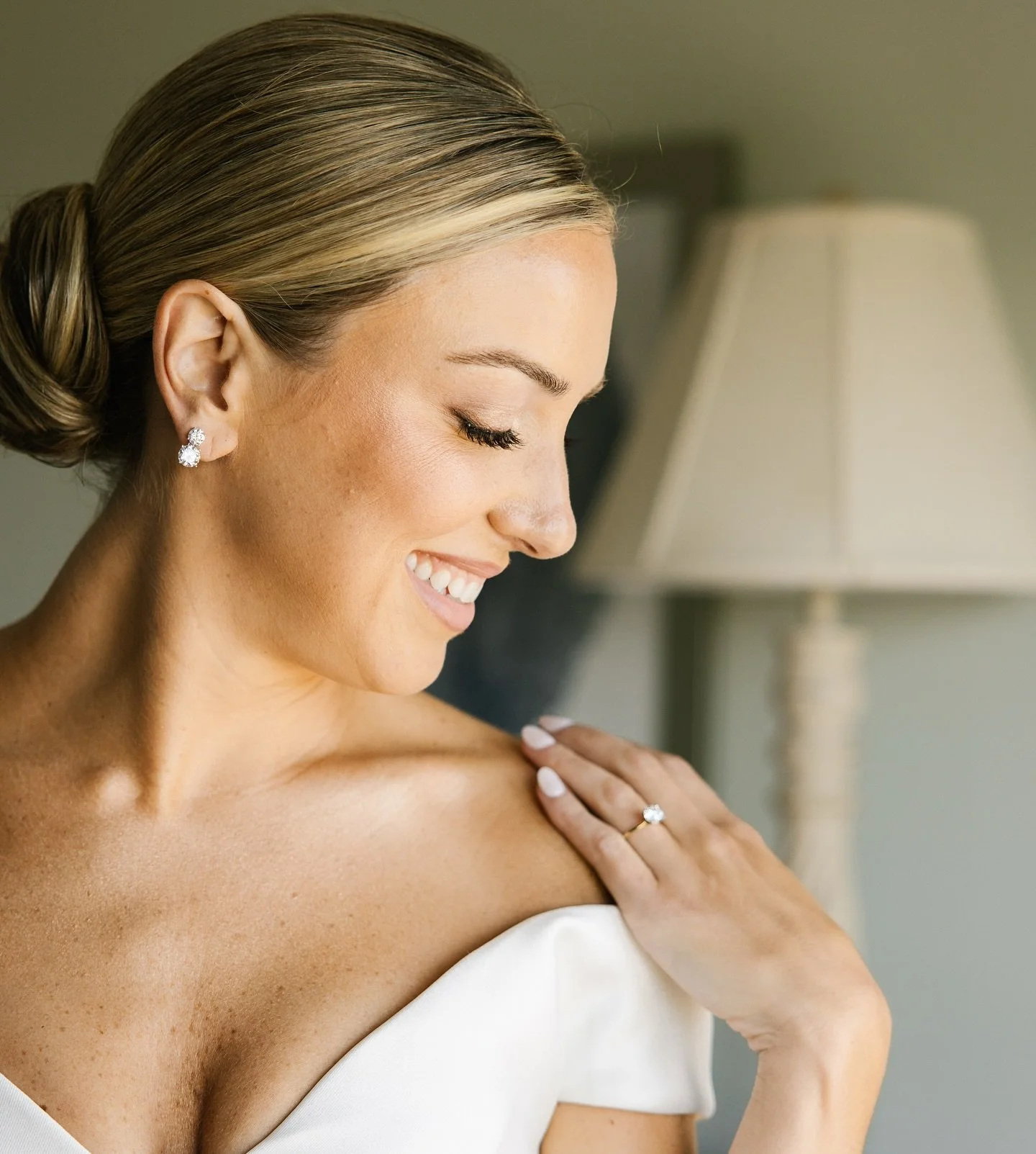 Kara 🫶🏻

✨All the hard working vendors: 
@blackstoneri @shepherdsrun @serif_sans_designs @mocemountainsco @cedar_edge_floral @rhodeislandweddinghair @katiegrace_makeupartist @flipsidebandboston @movemountainsco