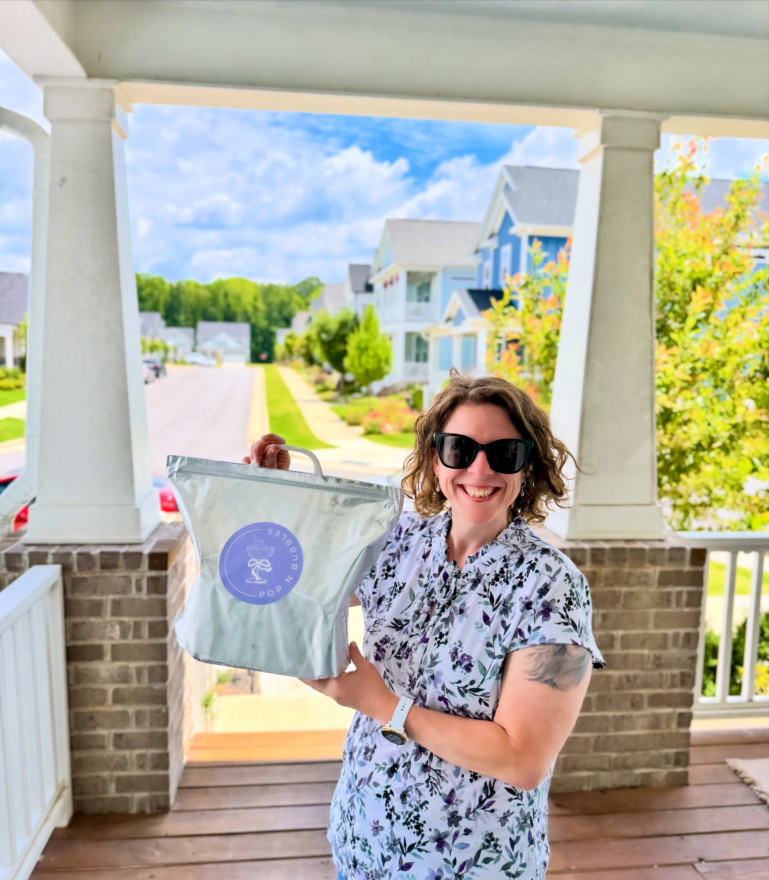🍓Our very first pickup order is headed home!🍋

Seeing a bag full of handcrafted popsicles leave our porch and make its way to a happy customer feels like such a special milestone.🎉

What started as a little dream has grown into freezer-to-your-fre