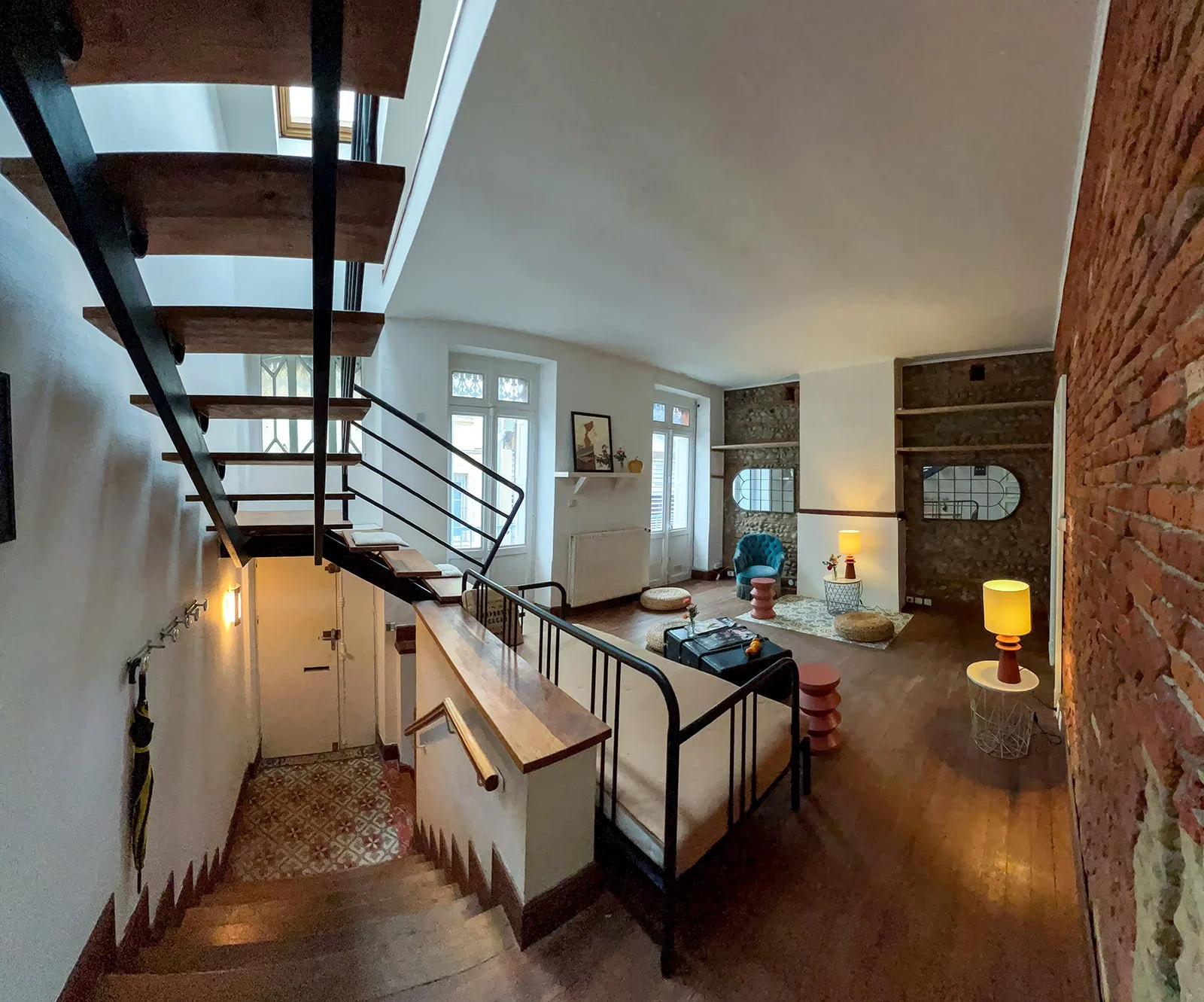 entrée escaliers maison bonnefoy hotel toulous mariage brunch.jpg