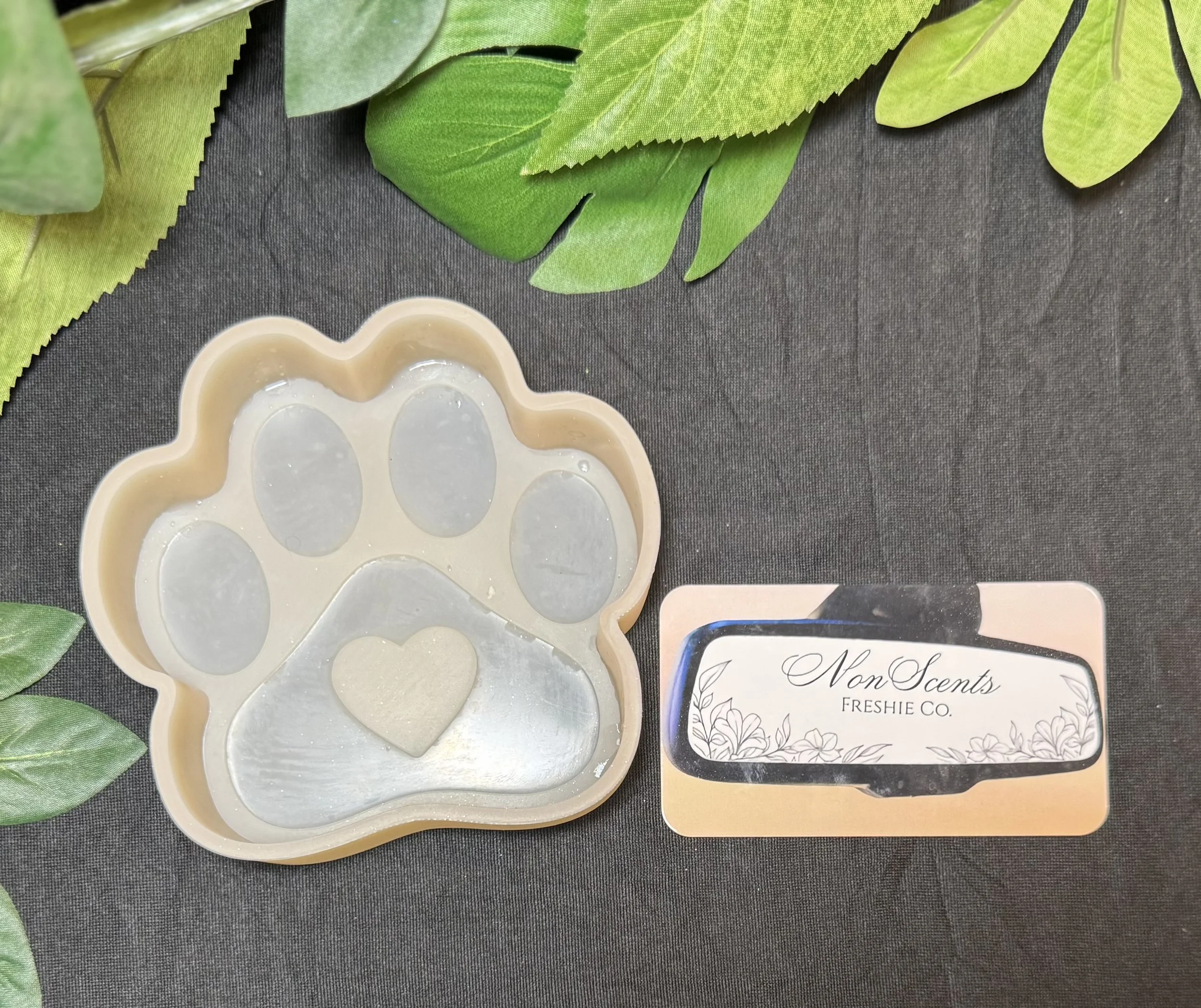 Paw print w Heart