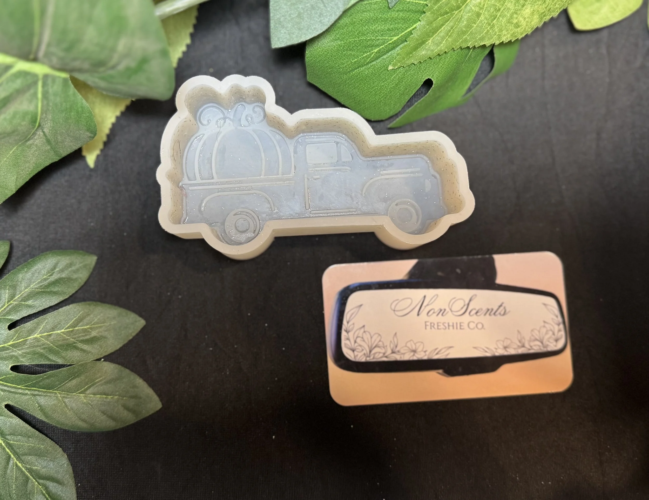 Pumpkin Truck Vent Clips (2)