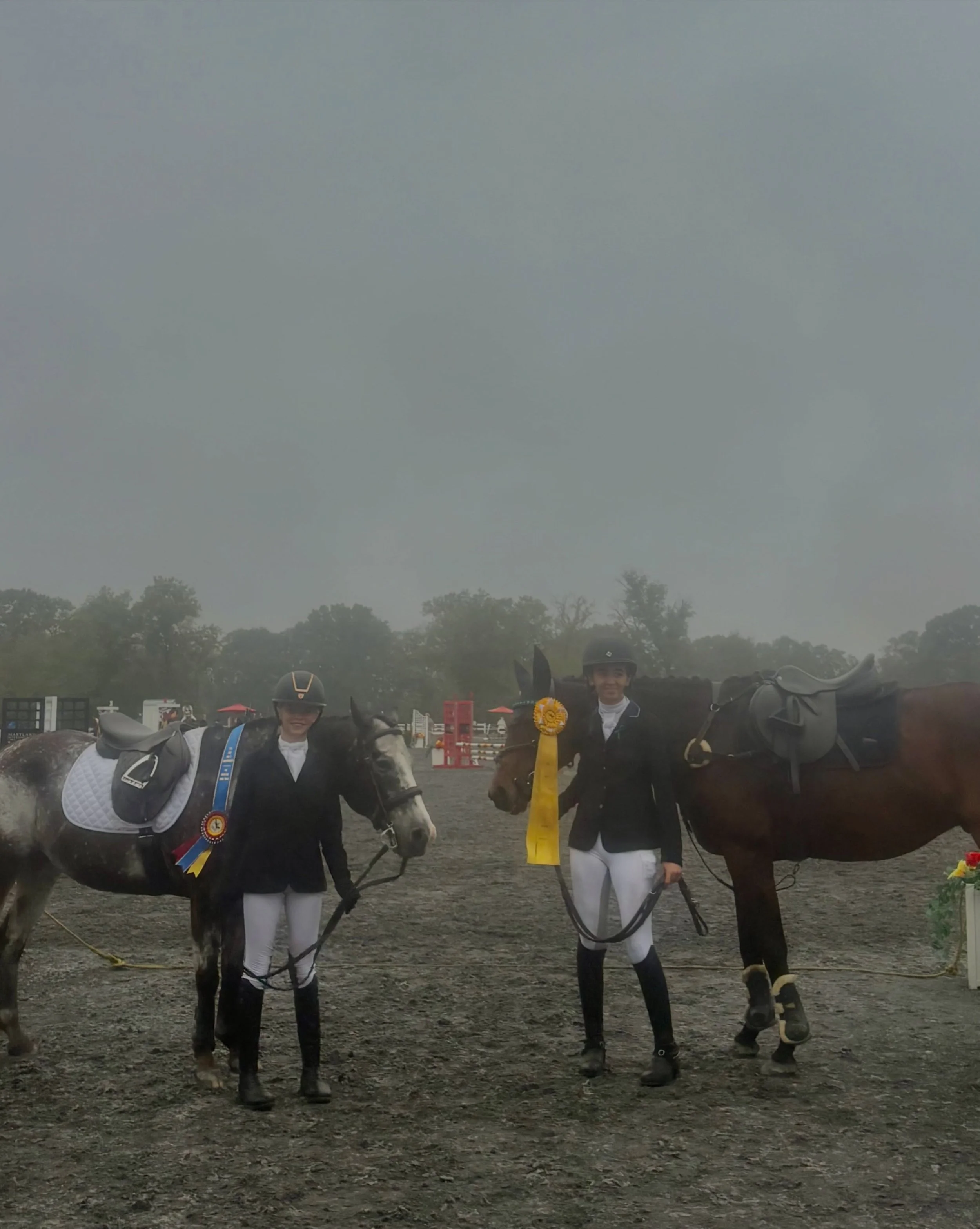 Bit O Woods came and conquered @ Area II Champs this weekend! 🇺🇸🎉⭐️

It was a rainy day, but at the end of the day everyone left the ring with a smile on their face 🤗

We had the pleasure of meeting some friends to ride alongside us during the co