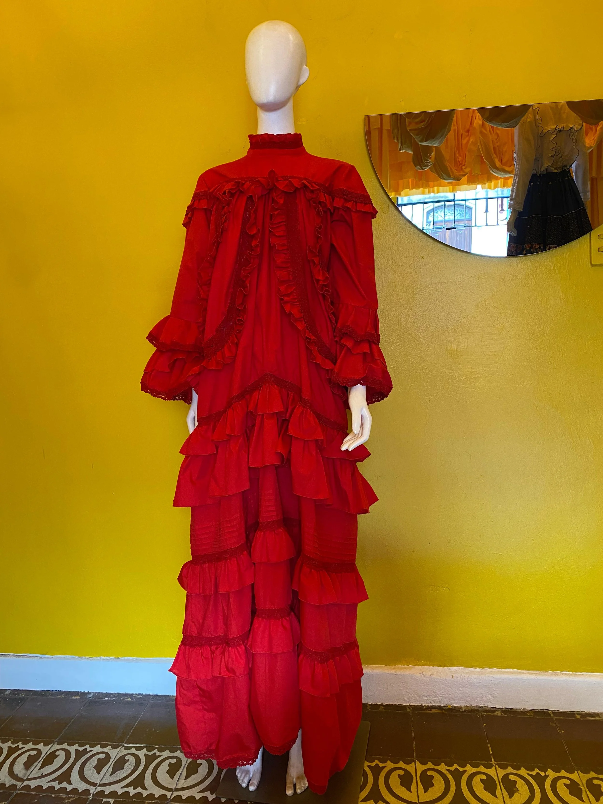 carlota rojo.jpg
