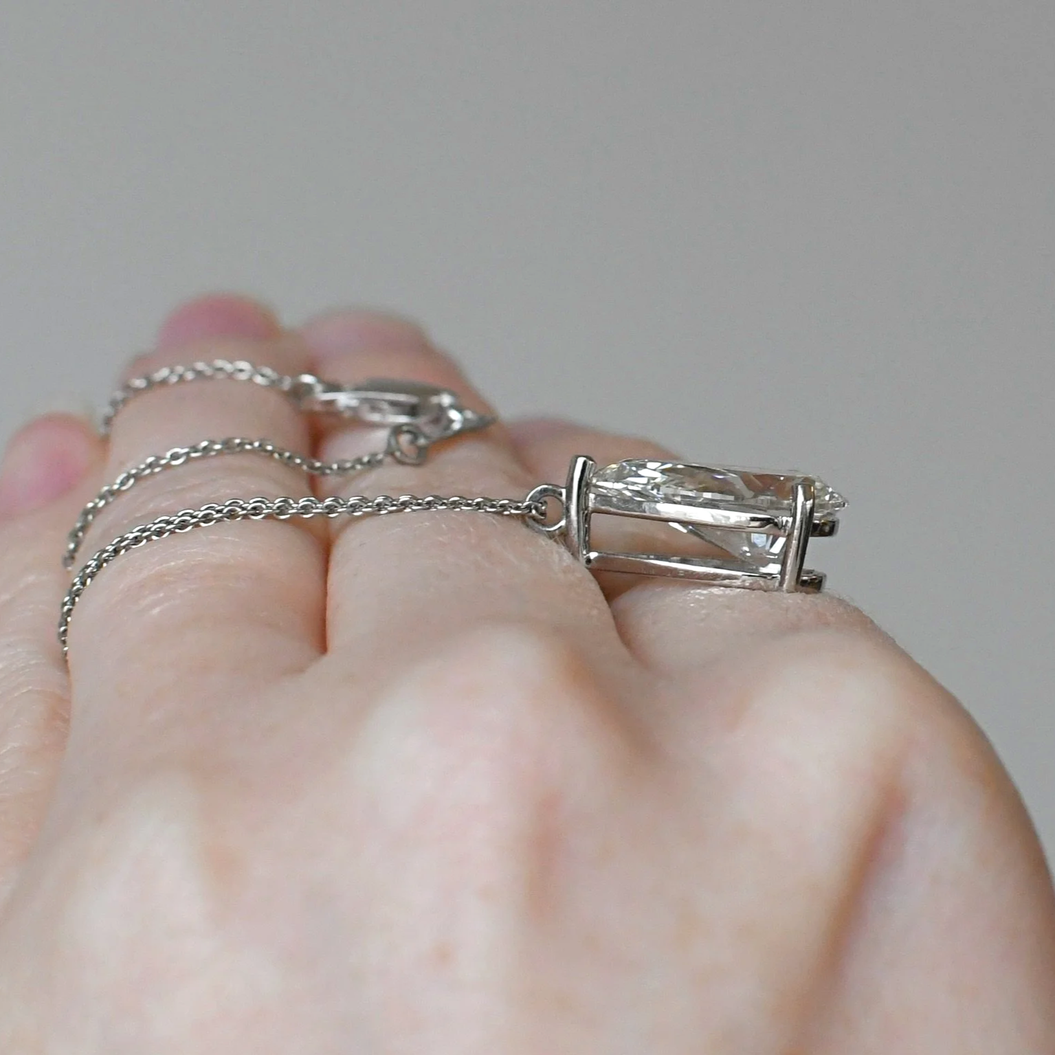 side%252Bprofile%252Bpear%252Bnecklace.png