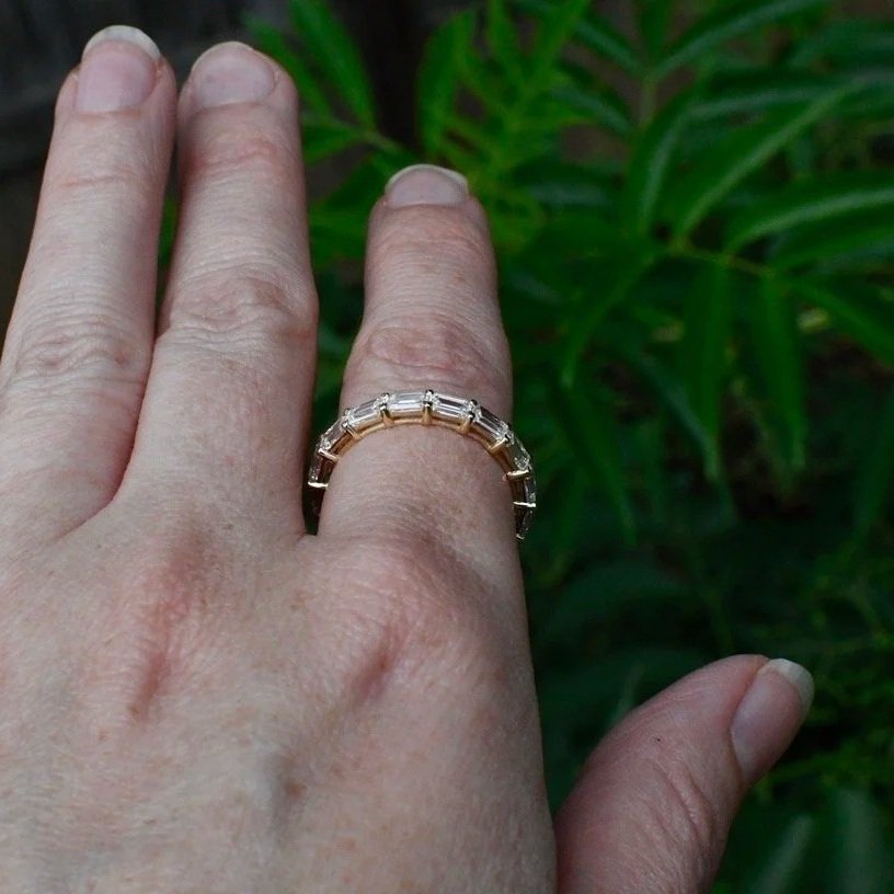 emerald+eternity+band+profile.jpg