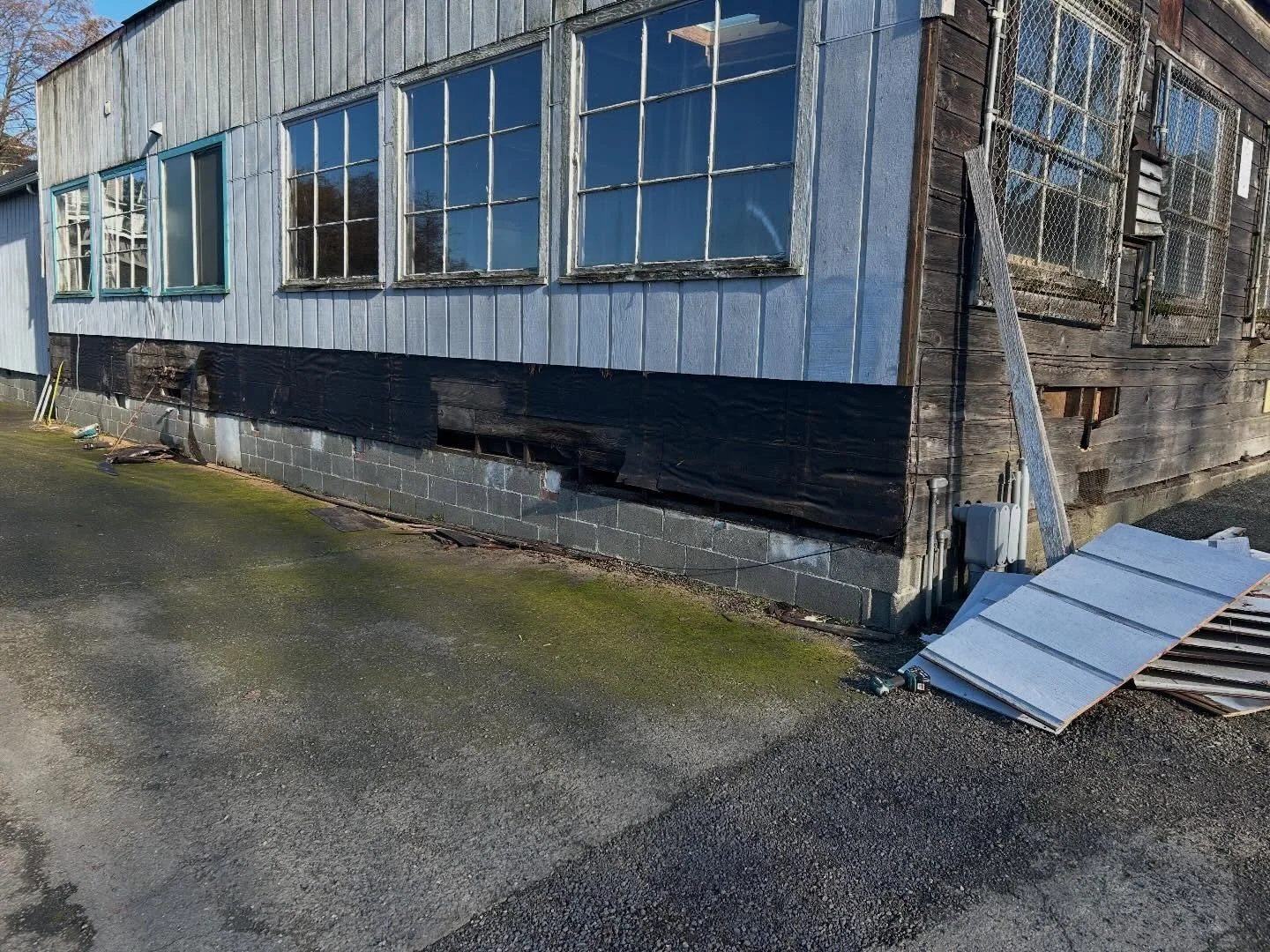 Sometimes you have to open some walls to see what&rsquo;s going on! That&rsquo;s the theme of this TINY HOME TUESDAY. 

This week our engineer and builder have devised some great plans to enhance the structural integrity of the building. We have to b