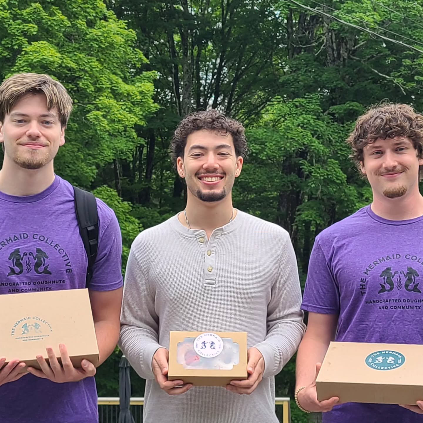 Thanks to our new brand ambassadors (a.k.a. taste testers!). See everyone tomorrow at Gallery Walk @downtownbrattleboro 

#Brattleboro #themermaidcollective #handmadedoughnuts #vermontmade #syracuseu