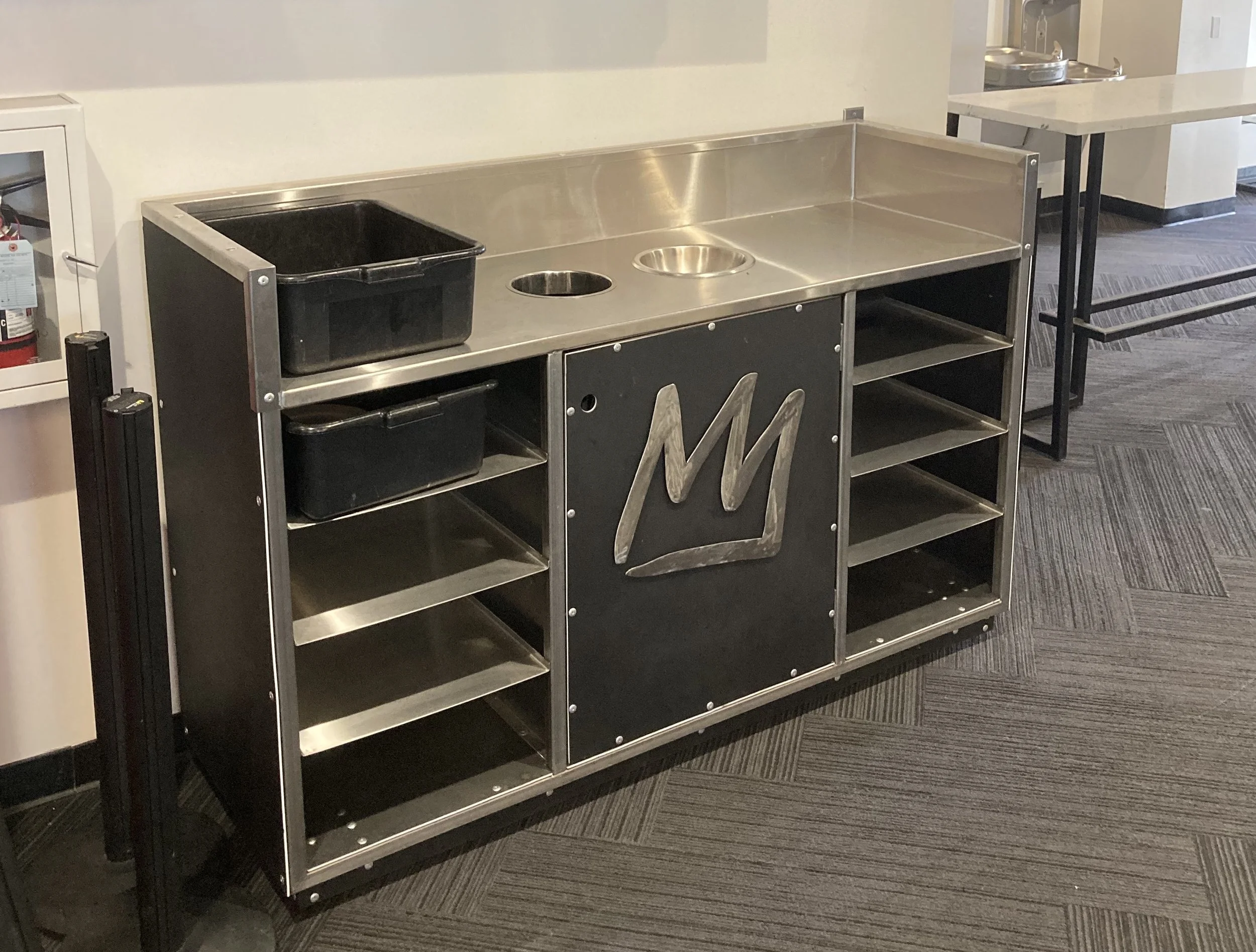 Dish bussing station, completed under employment of Mammoth Mountain Ski Area. Scope: Design and fabrication