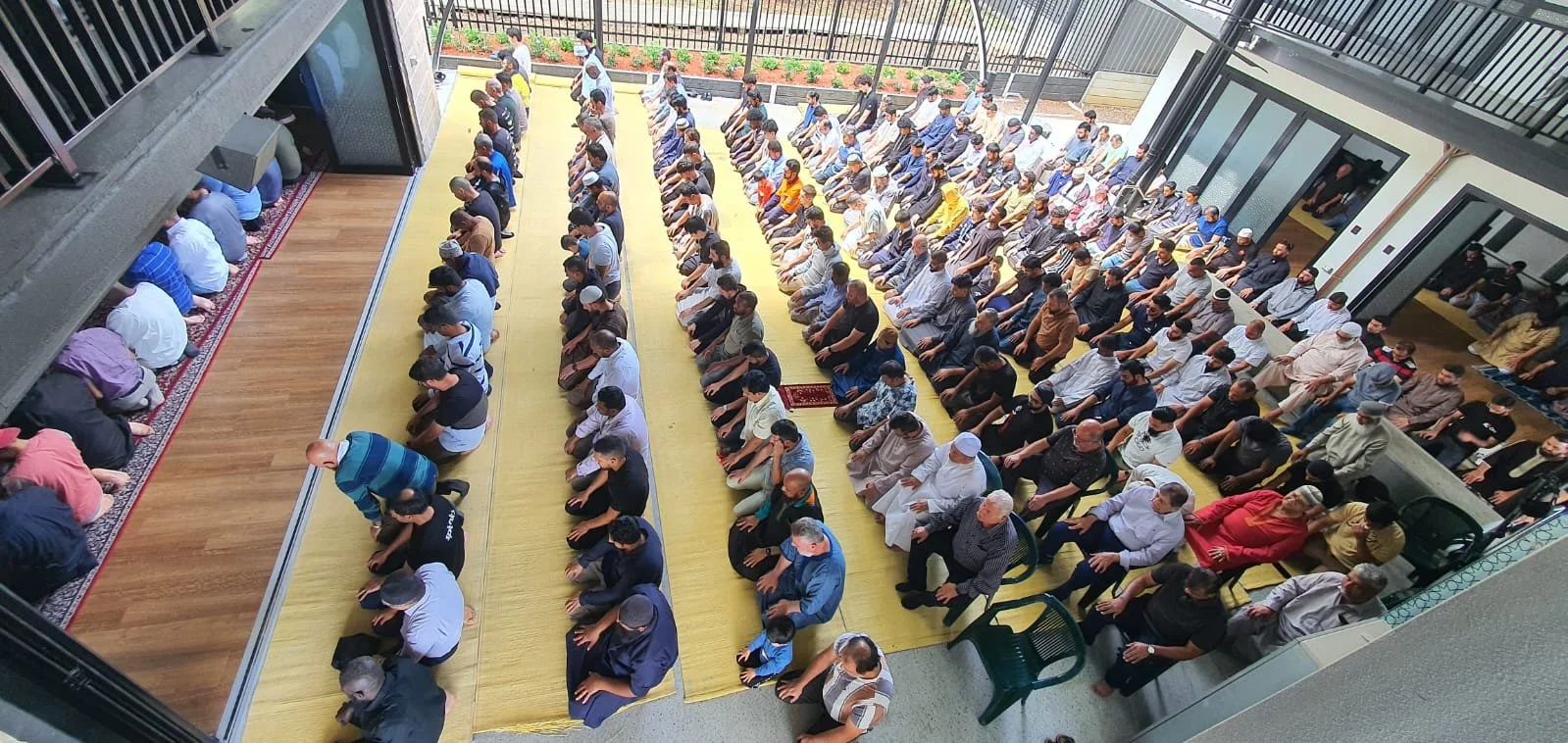 Salah Kuraby Masjid Courtyard