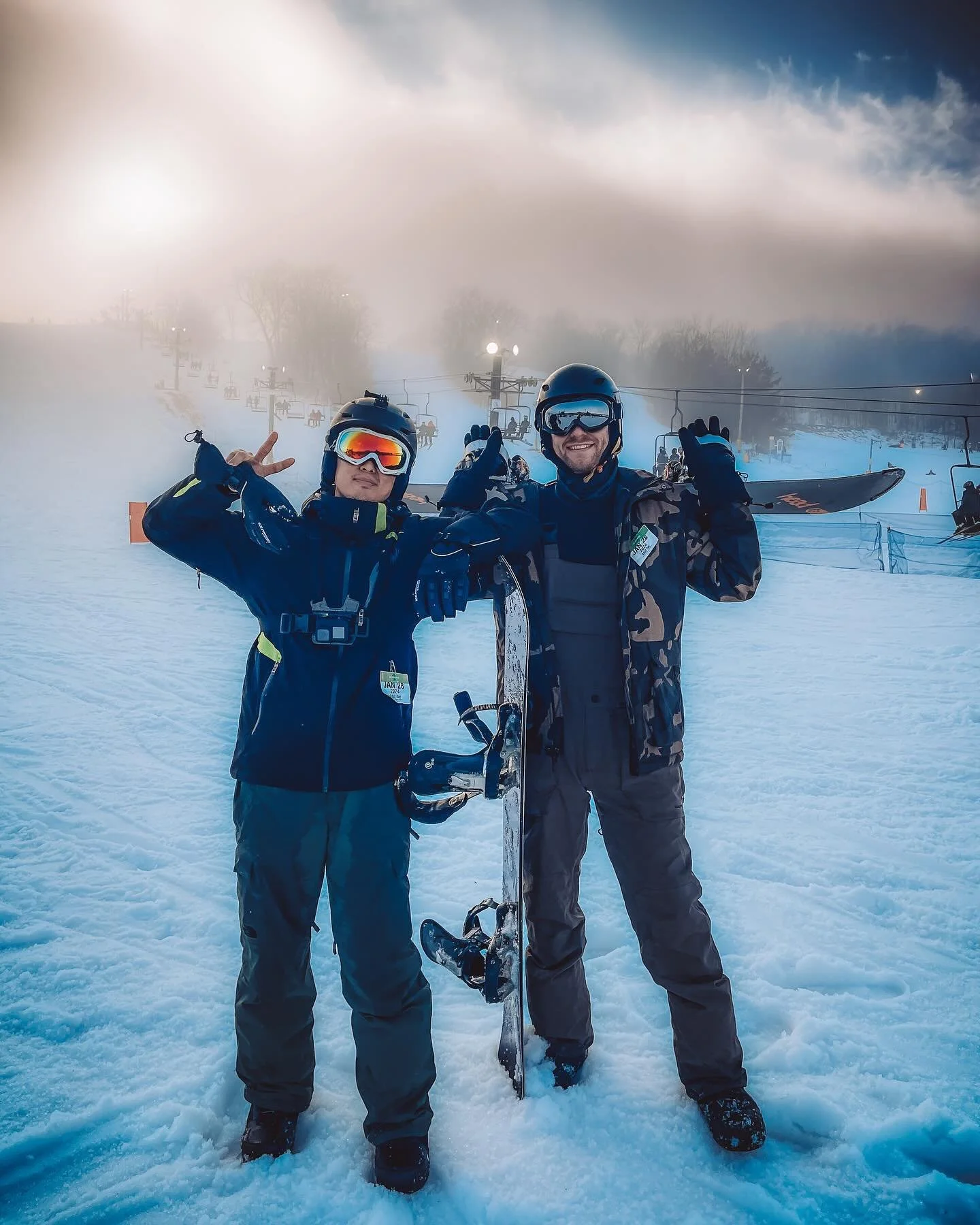 hey siri, play &ldquo;Meant To Live&rdquo; by Switchfoot 🏂 

#boone #sevenoaksrecreation #iowasnowboarding #snowboarding #exploreiowa #iowalife #catchdesmoines
