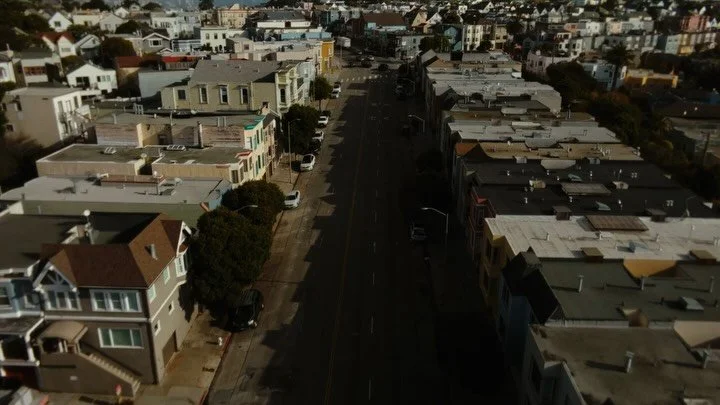 Bernal Heights (of less than 400ft AGL) ft. Karl 🌫️ 

#karlthefog #sanfranciscophotographer #sanfranciscovideographer #bernalheights #djimavic3