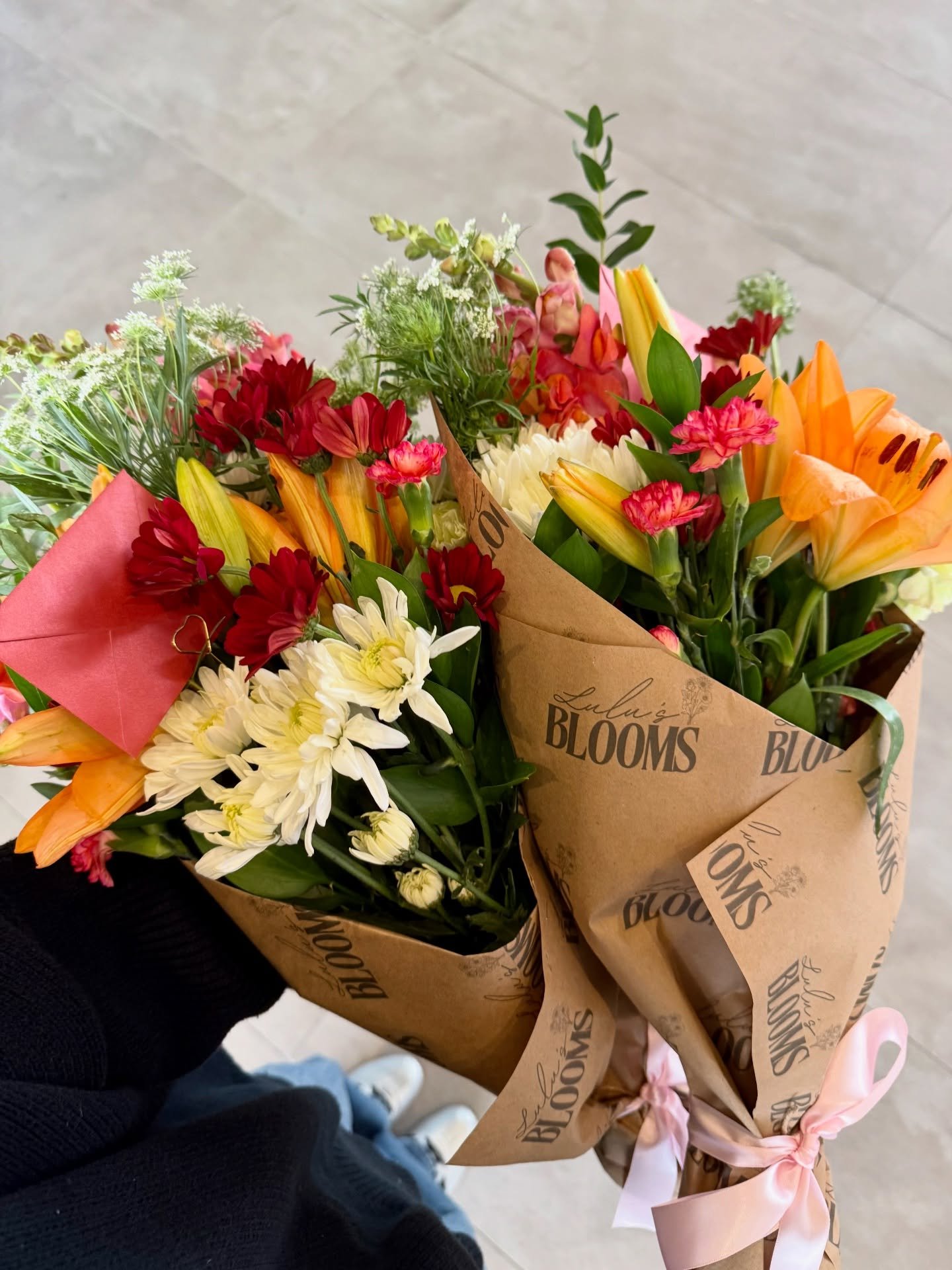 Special birthday delivery today for @fleekygirlclub 🧡🌸🌼

#lulusblooms #lasvegas #floraldelivery #florist #custombouquet