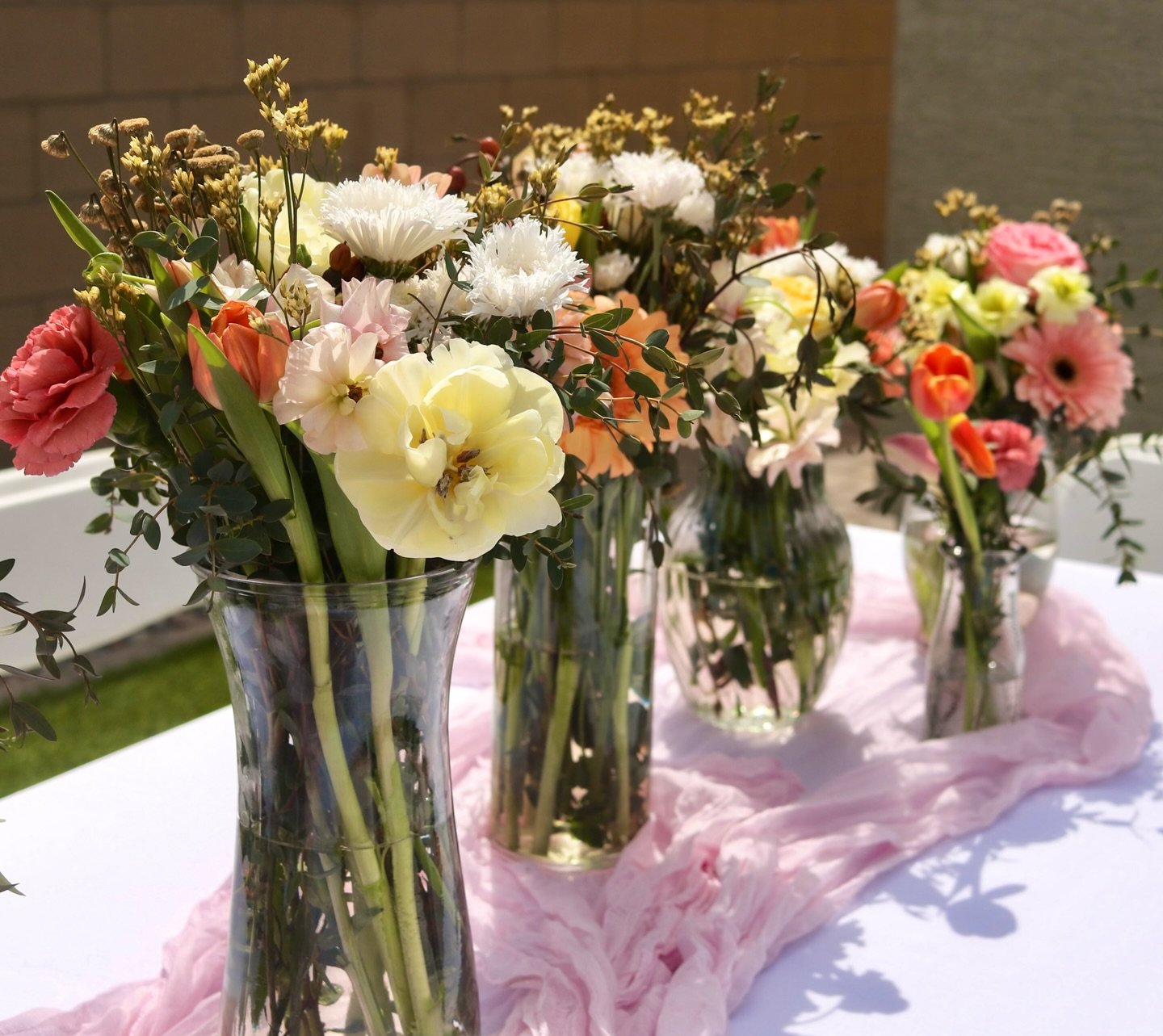 Had the best time putting together florals for the sweetest baby shower! 🌷🫶🏼

So grateful for @gaby.rubino and @paolashanelle for letting me be part of such a special day!! 

#lulusblooms #babyshower #lasvegasflorist #eventflorist