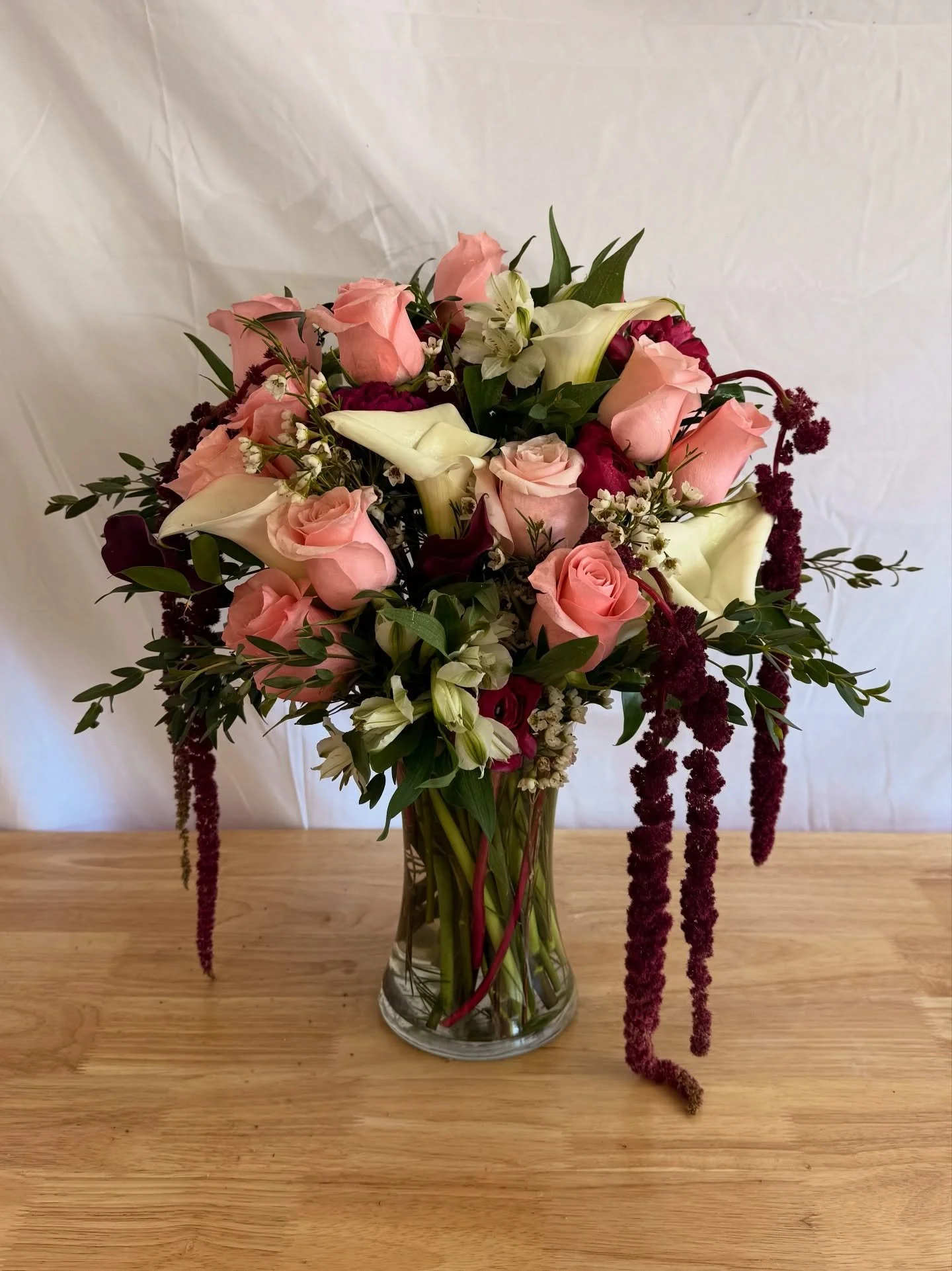 Simple &amp; Sweet 🌿

Perfect for any moment worth celebrating. Order your custom bouquets at www.lulusblooms.co 🫶🏼

#lulusblooms #custombouquet #lasvegasflorist #flowers