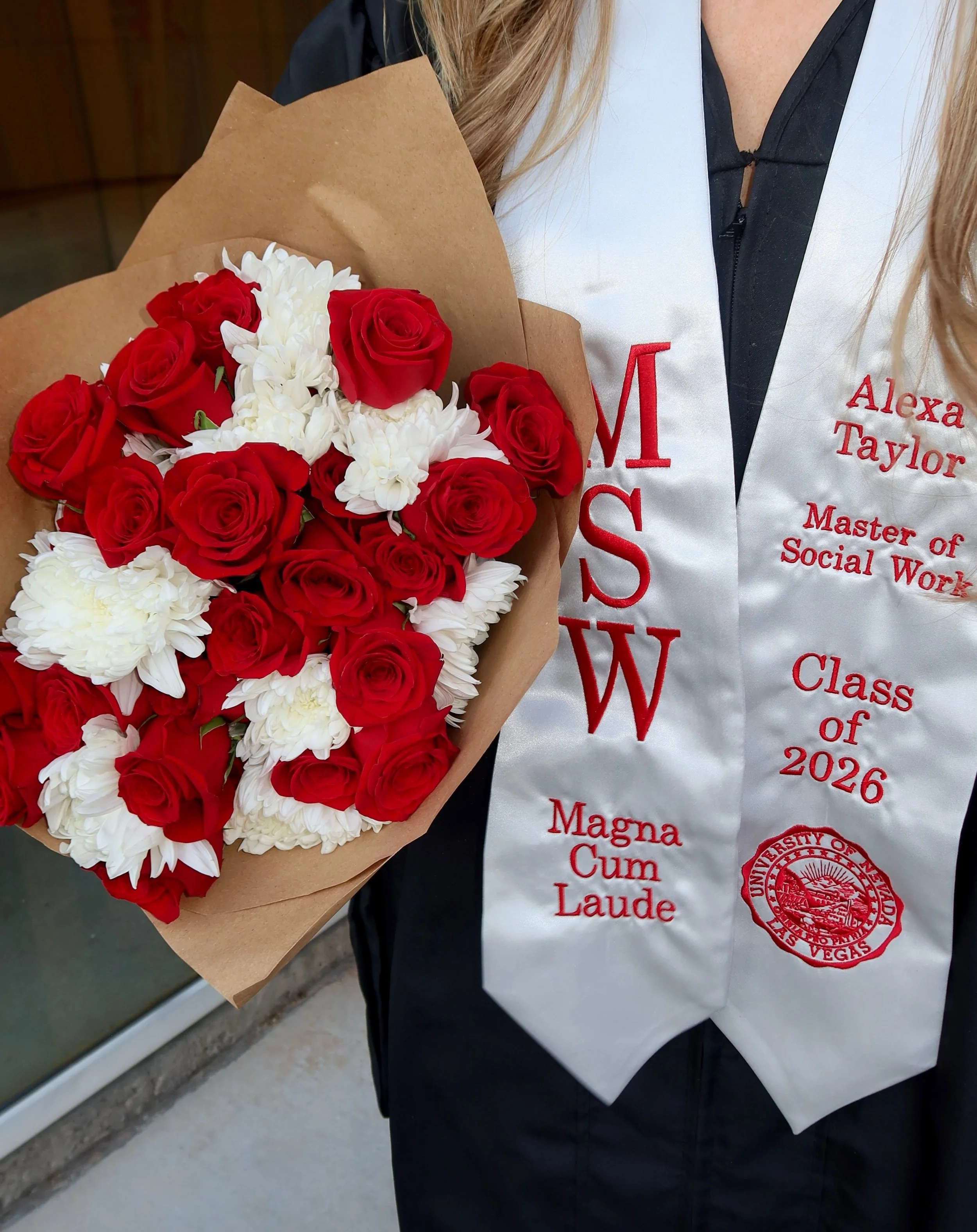 A very special bouquet for a very special graduation 🎓🌹

#lulusblooms #bouquetdelivery #lasvegas #florist