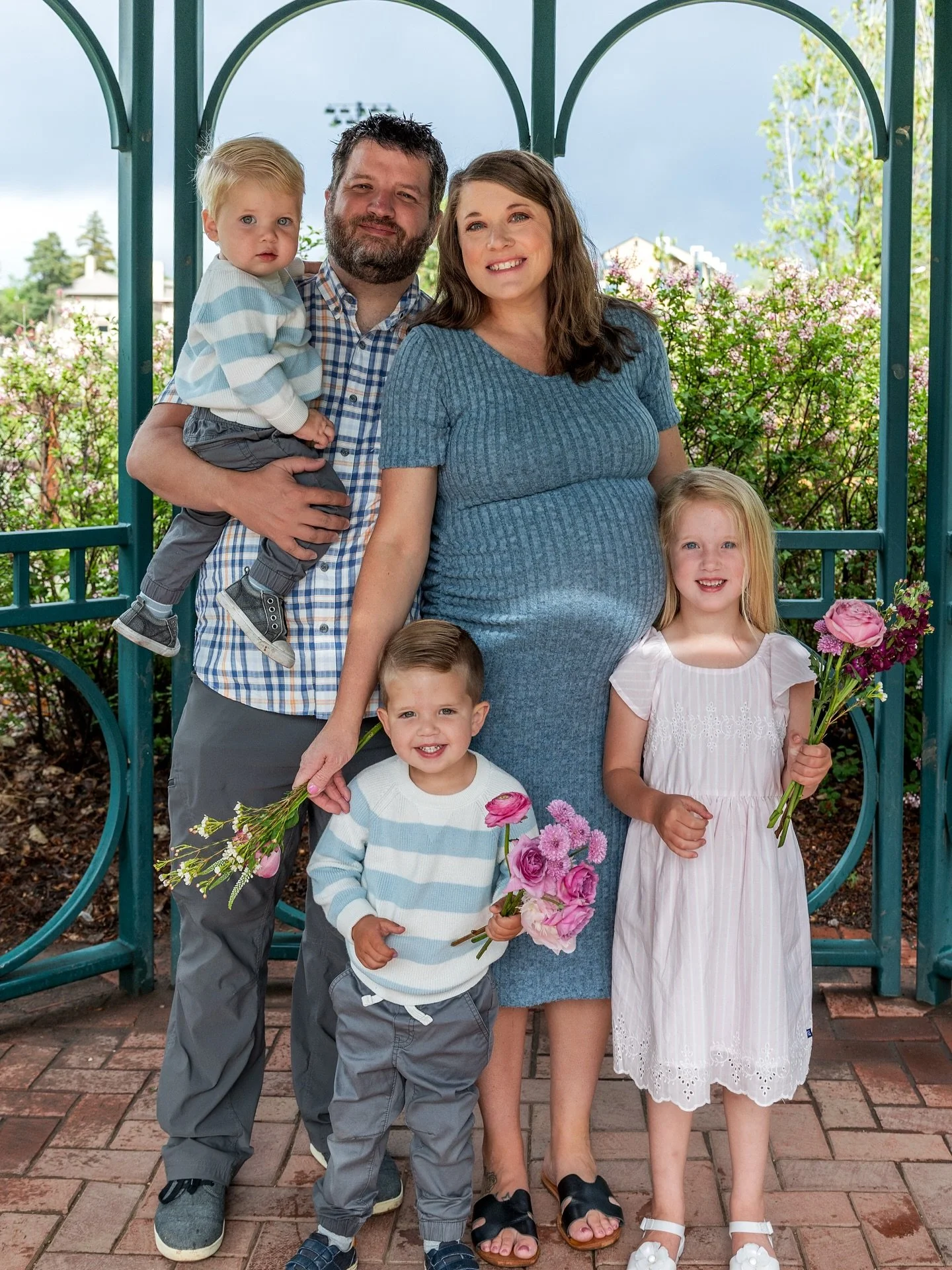 I&rsquo;m so blessed to get to be a part of big milestones for my clients. It&rsquo;s something I don&rsquo;t take lightly. In this case, the family/maternity photos for the last kiddo. I&rsquo;ve photographed this family for years and am so grateful