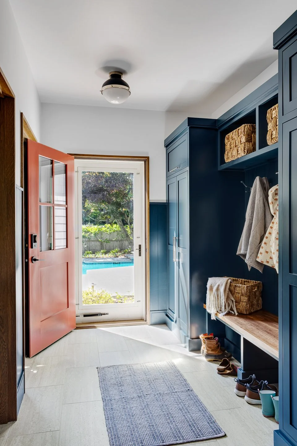 Best general contractor, home builder, and home remodeler on the Northshore in Andover, Massachusetts (MA), developed this modern mudroom and back entryway.