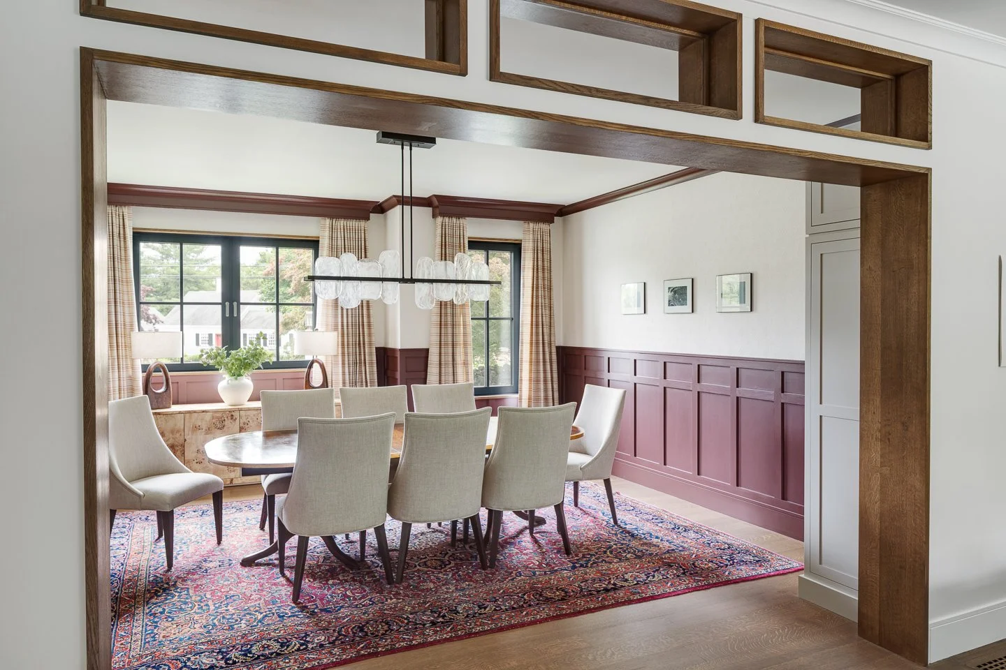 Best general contractor, home builder, and home remodeler on the Northshore in Andover, Massachusetts (MA), developed this modern energy efficient dining room.