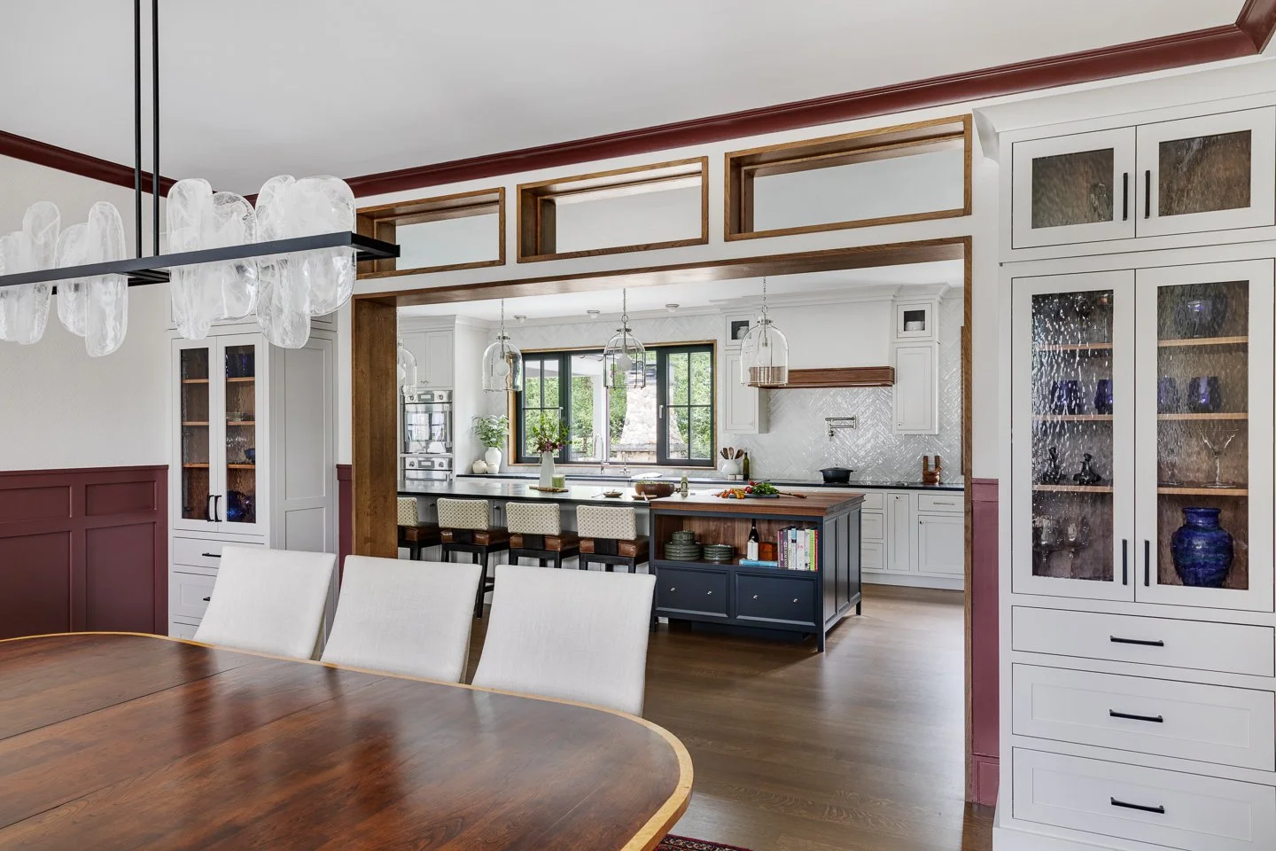 Best general contractor, home builder, and home remodeler on the Northshore in Andover, Massachusetts (MA), developed this modern energy efficient kitchen and dining room.