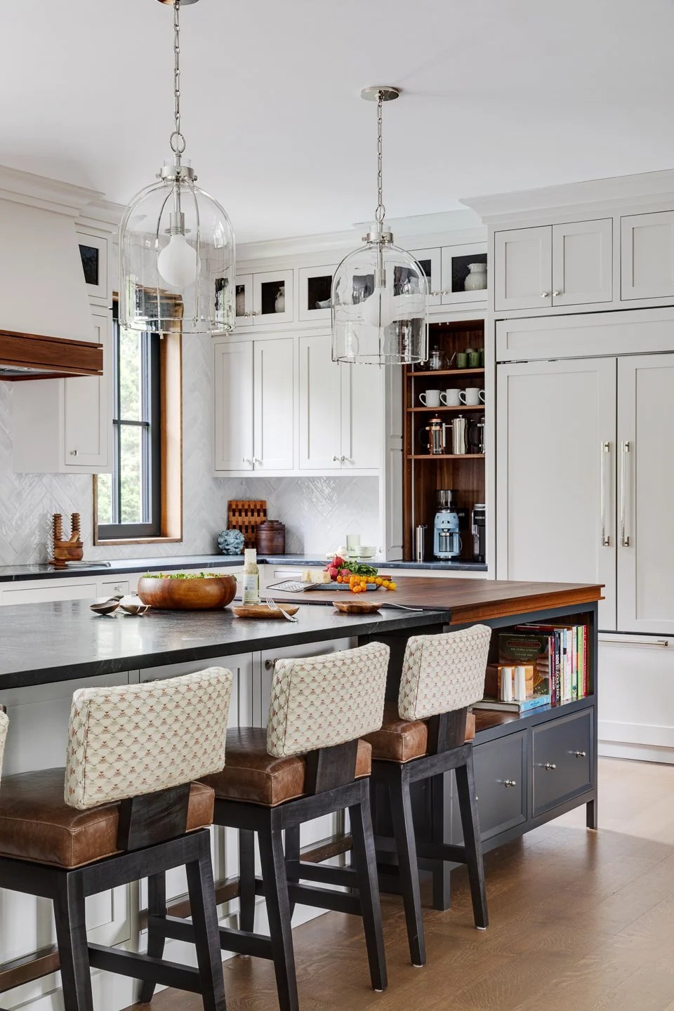 Best general contractor, home builder, and home remodeler on the Northshore in Andover, Massachusetts (MA), developed this modern energy efficient farmhouse with Tesla batteries and solar panels.