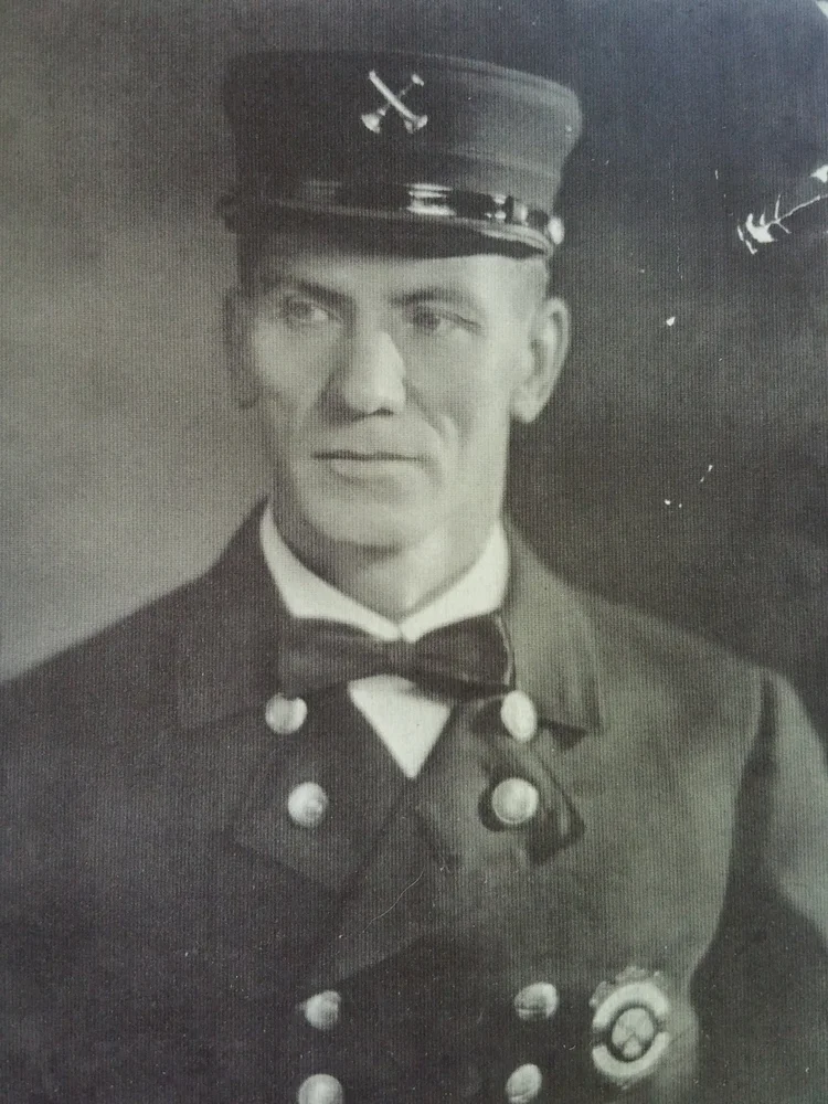 Chicago Fire Captain's Role in America's Most Miraculous Mine Rescue ...
