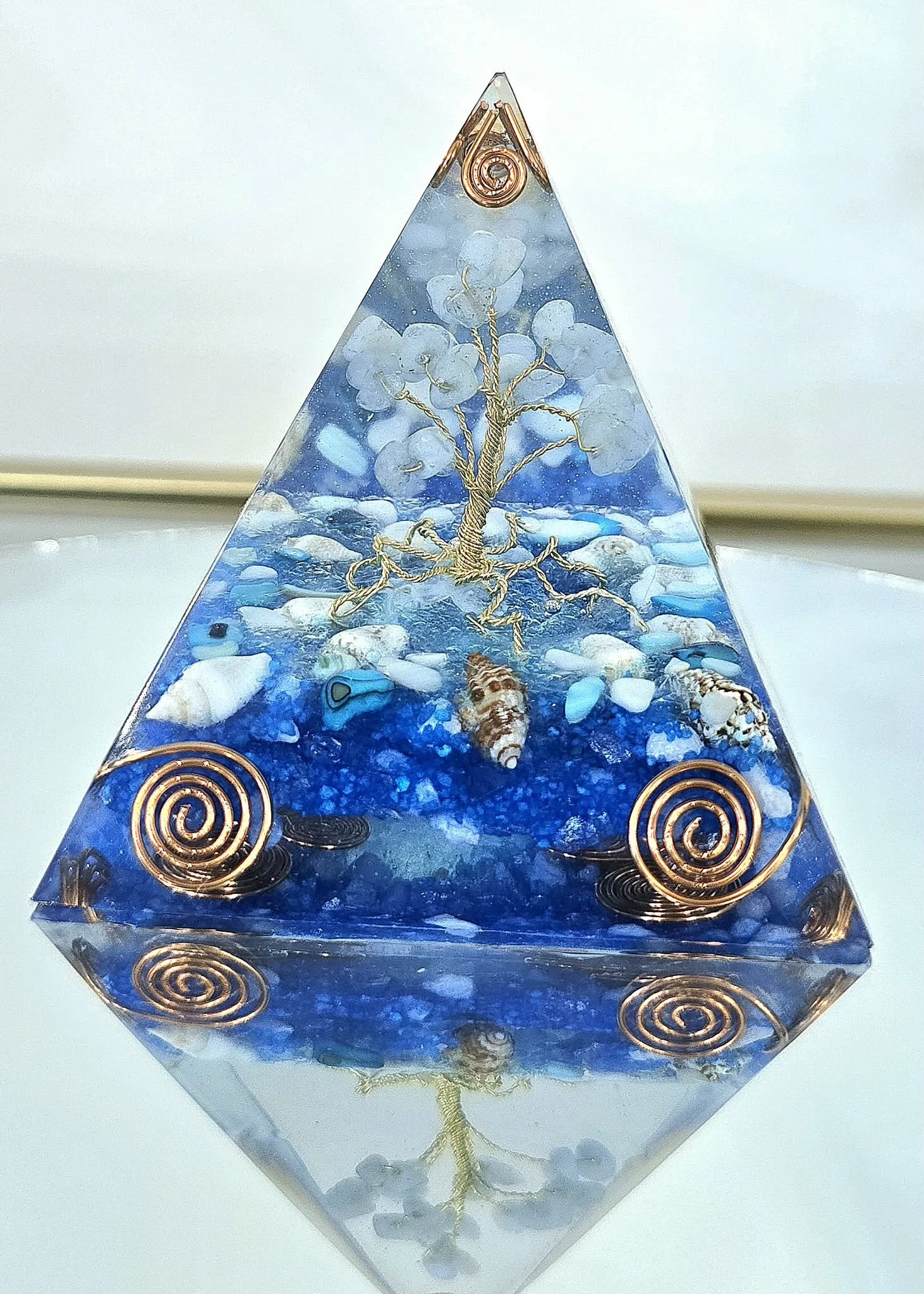 Pyramide Orgonite "Au bord de la mer"
