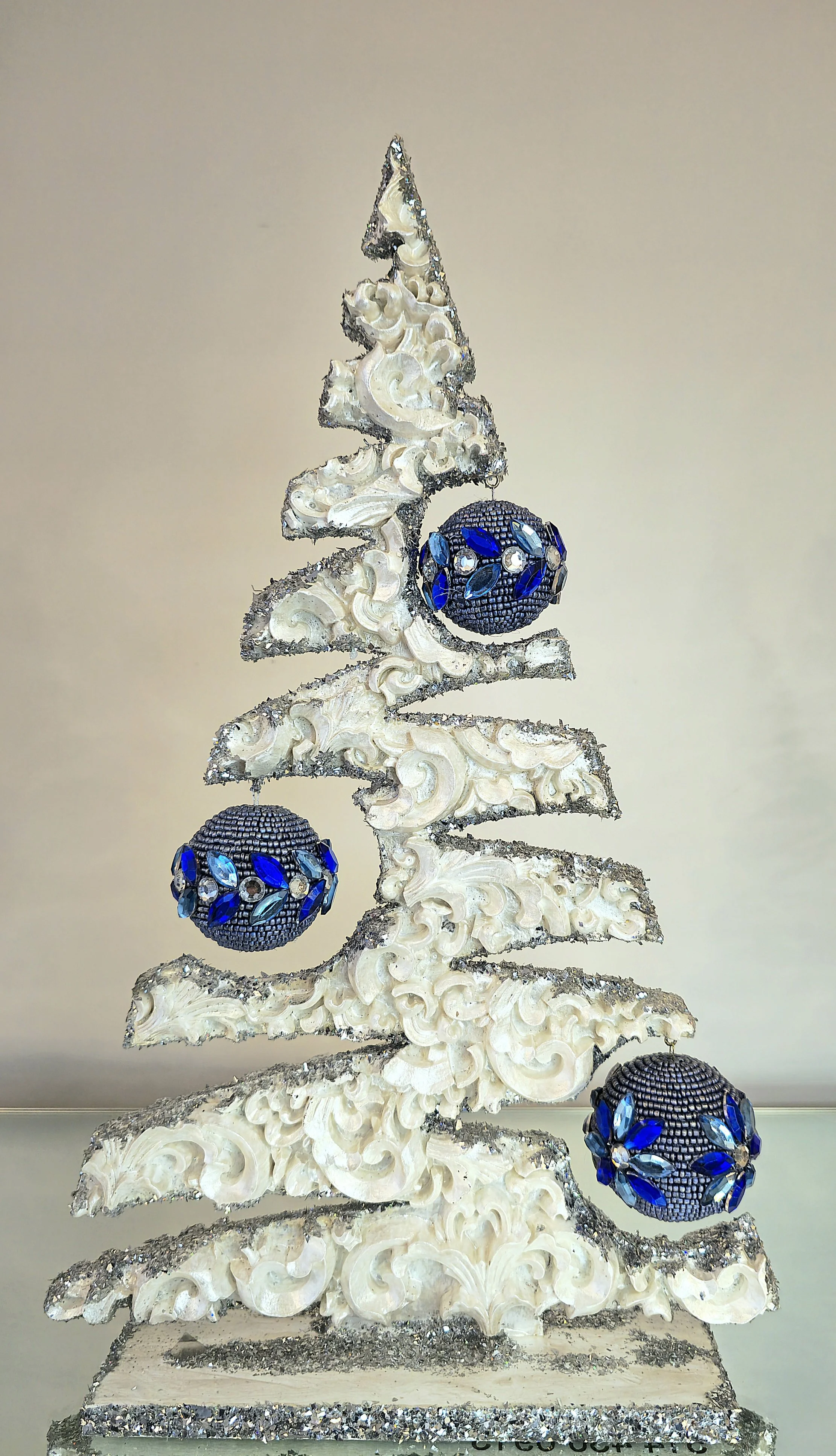 Sapin en Bois à Relief à 3 Boules Flocon